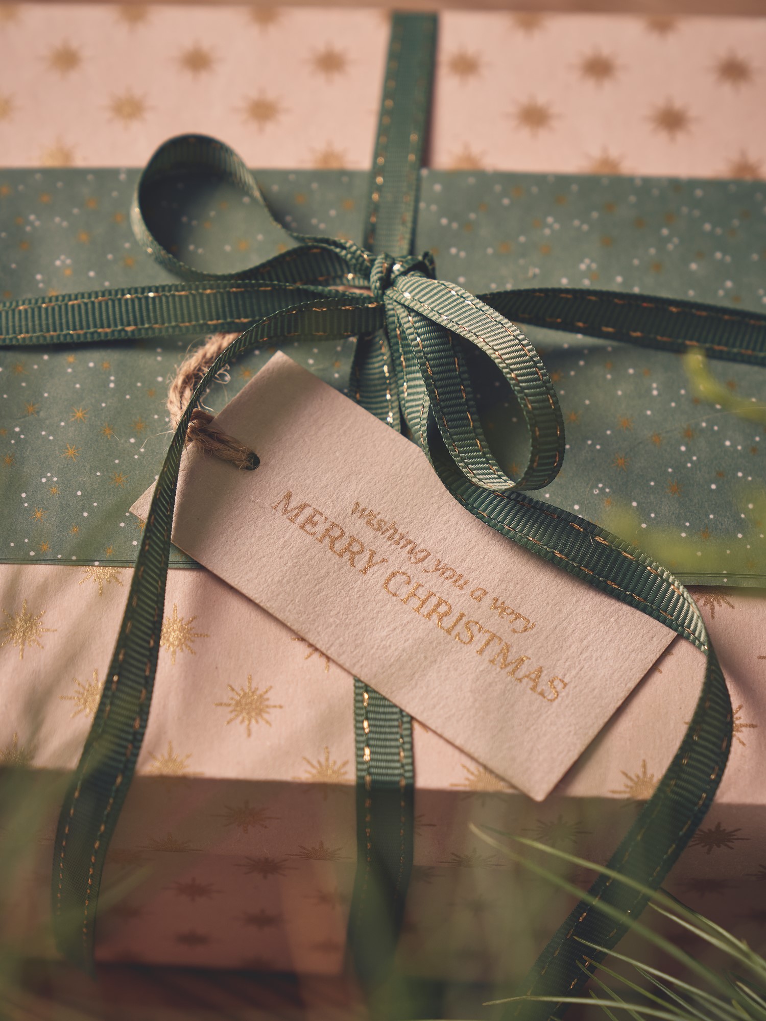 Tissue paper 4-pack Paper. 4 sheets.