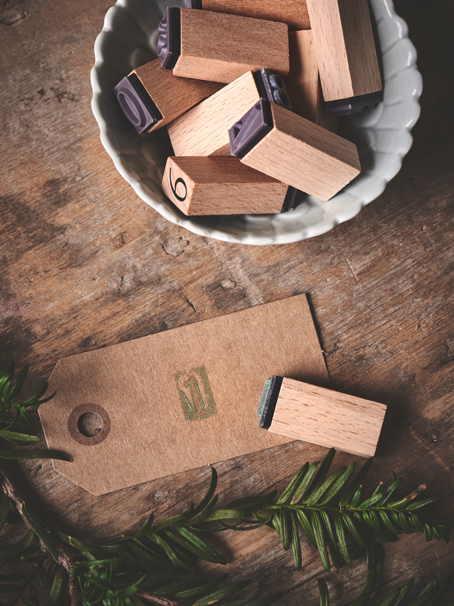 Number stamp set Beech wood/rubber. 1,5 x 1 x 3 cm.