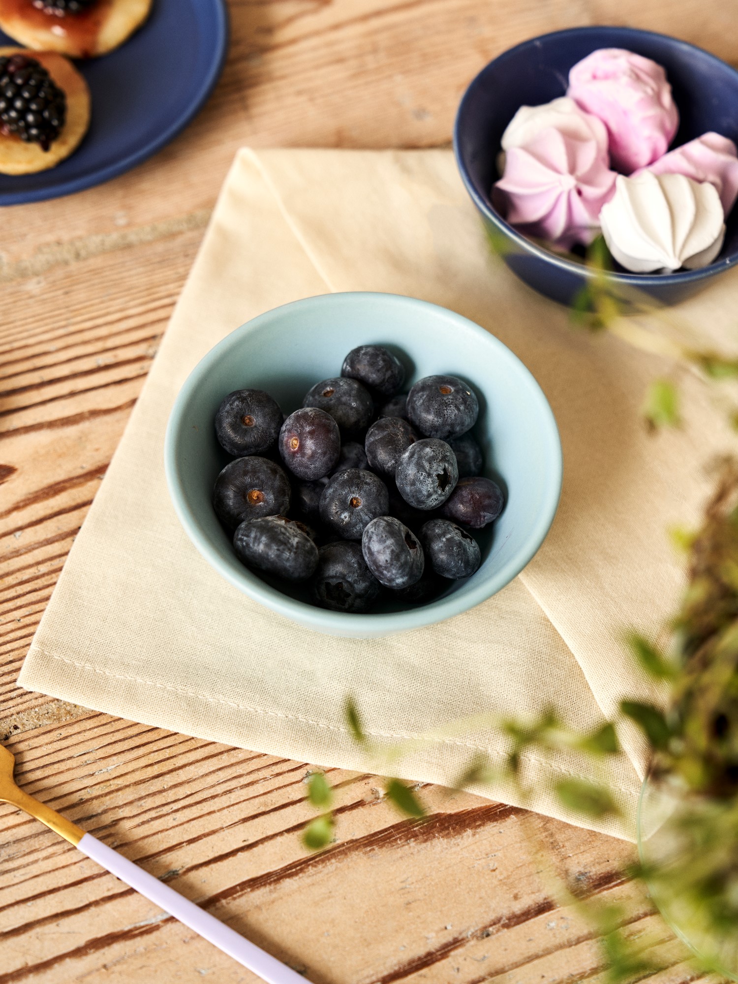 Bowl Stoneware. Ø9.9 x 4 cm.