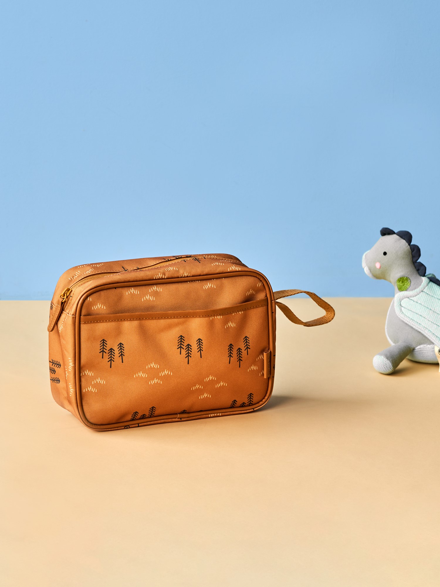 Toiletry bag 24 x 17 x 7 cm.