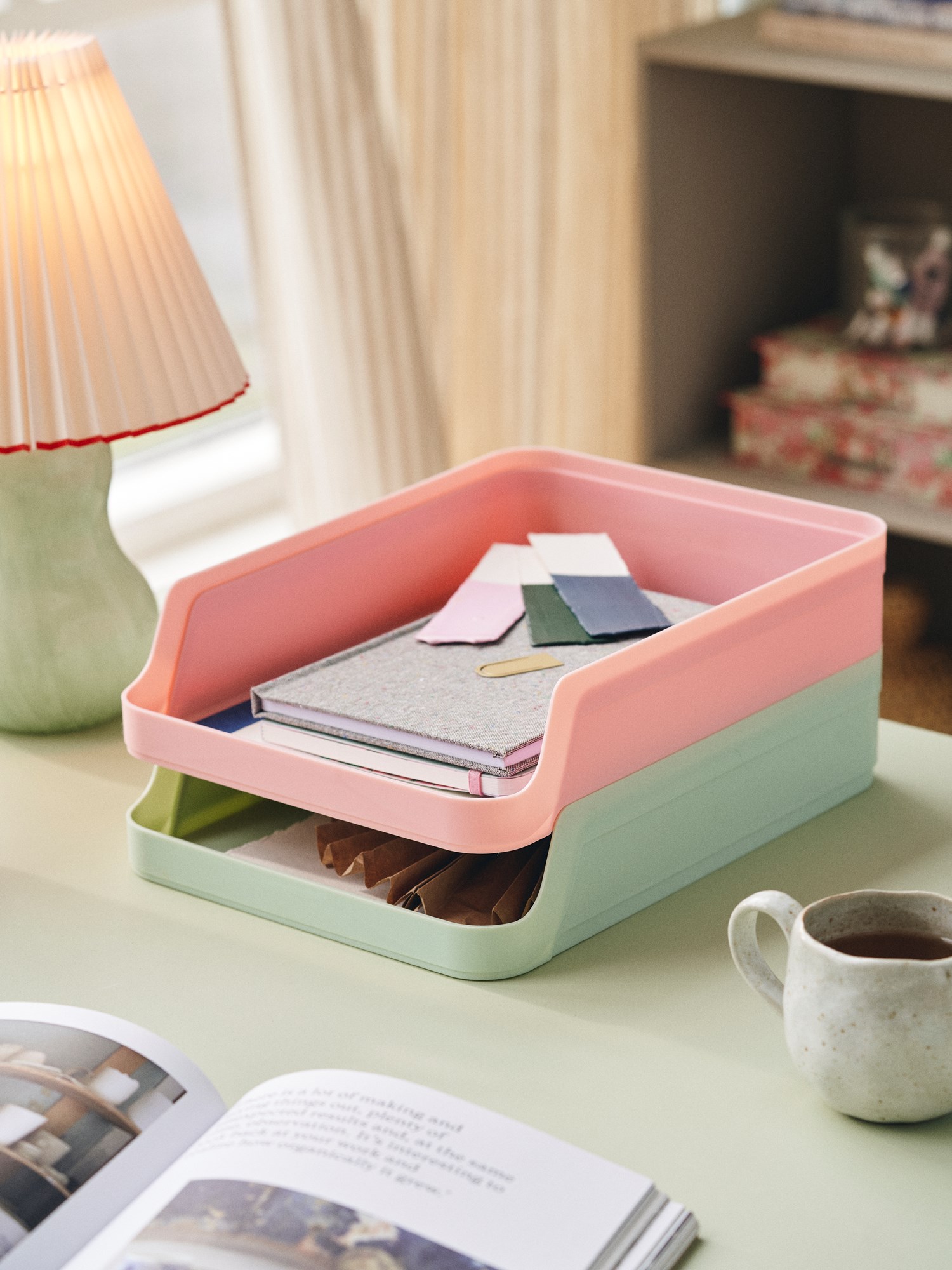 Stackable file tray A4.