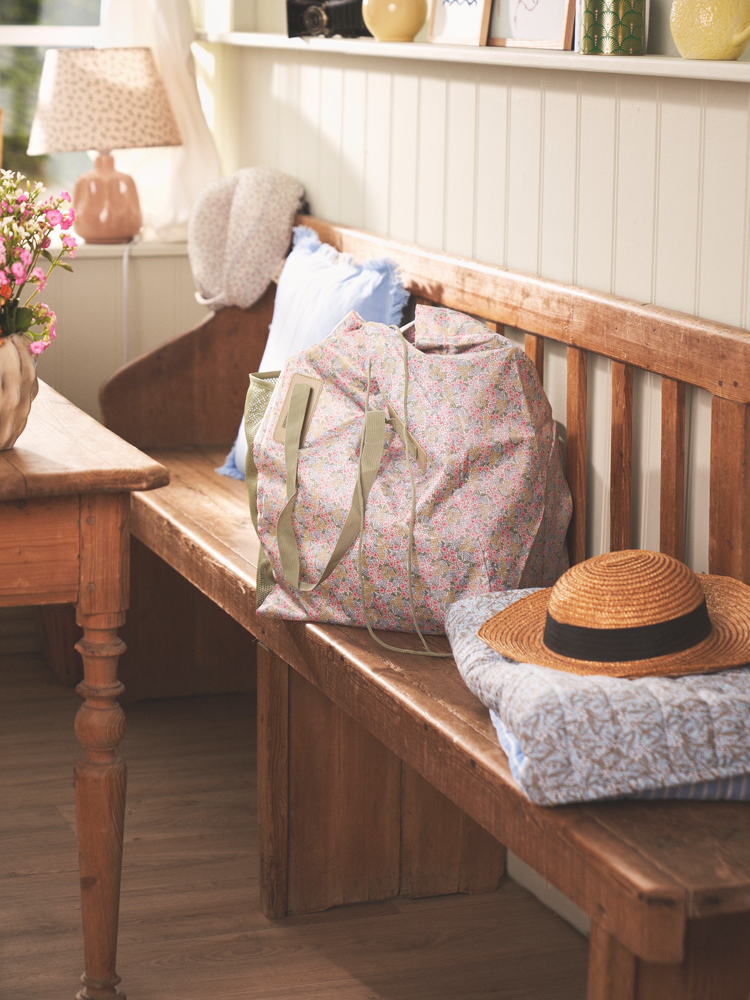 Tote bag 56 x 58 cm.