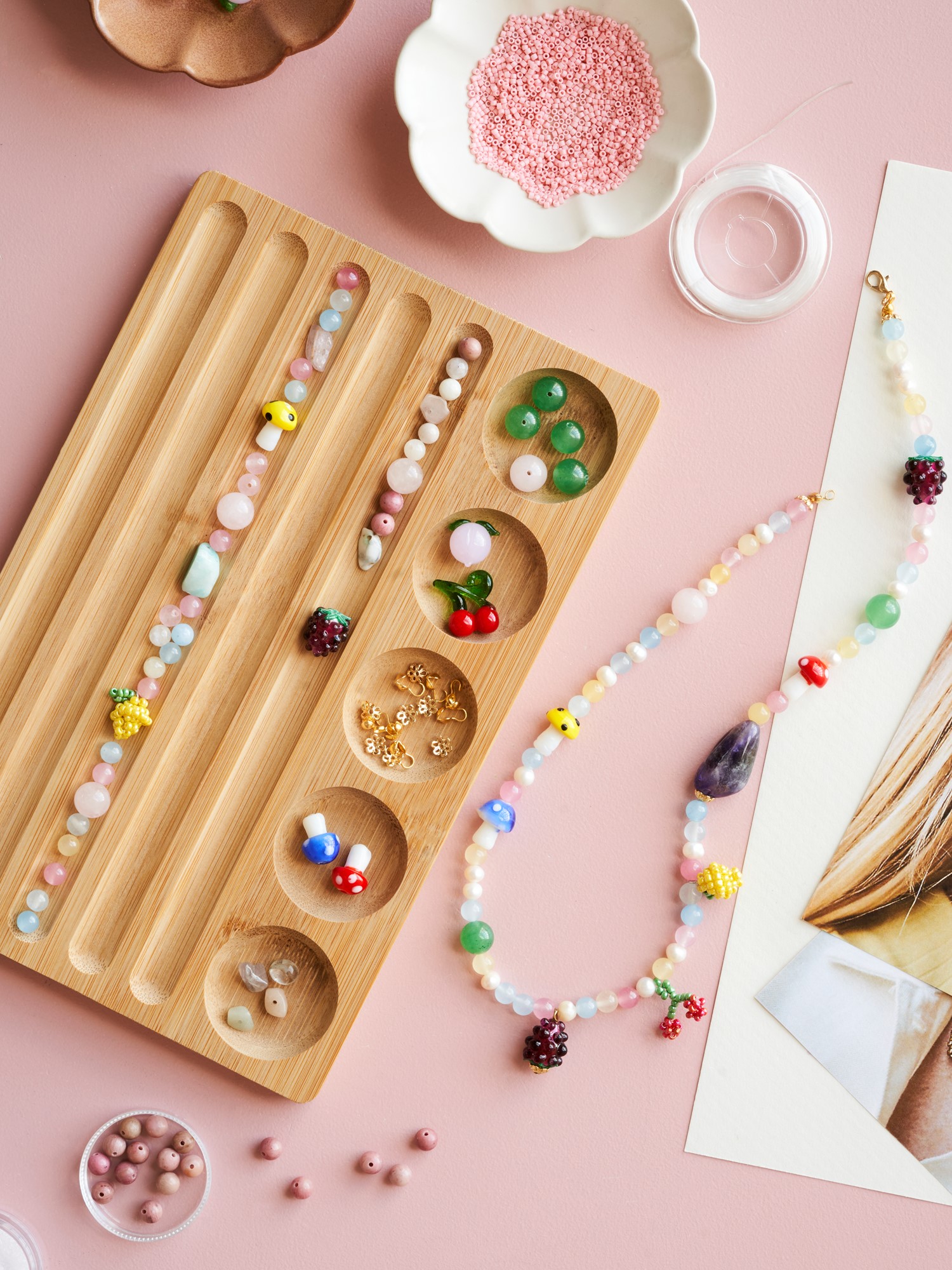 Bead board Bamboo. 23 x 15 x 1.5 cm.