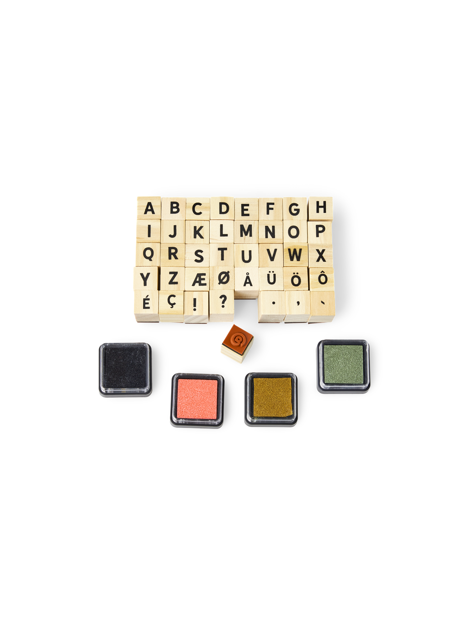 Alphabet stamp set Pinewood/rubber. 4 ink pads.