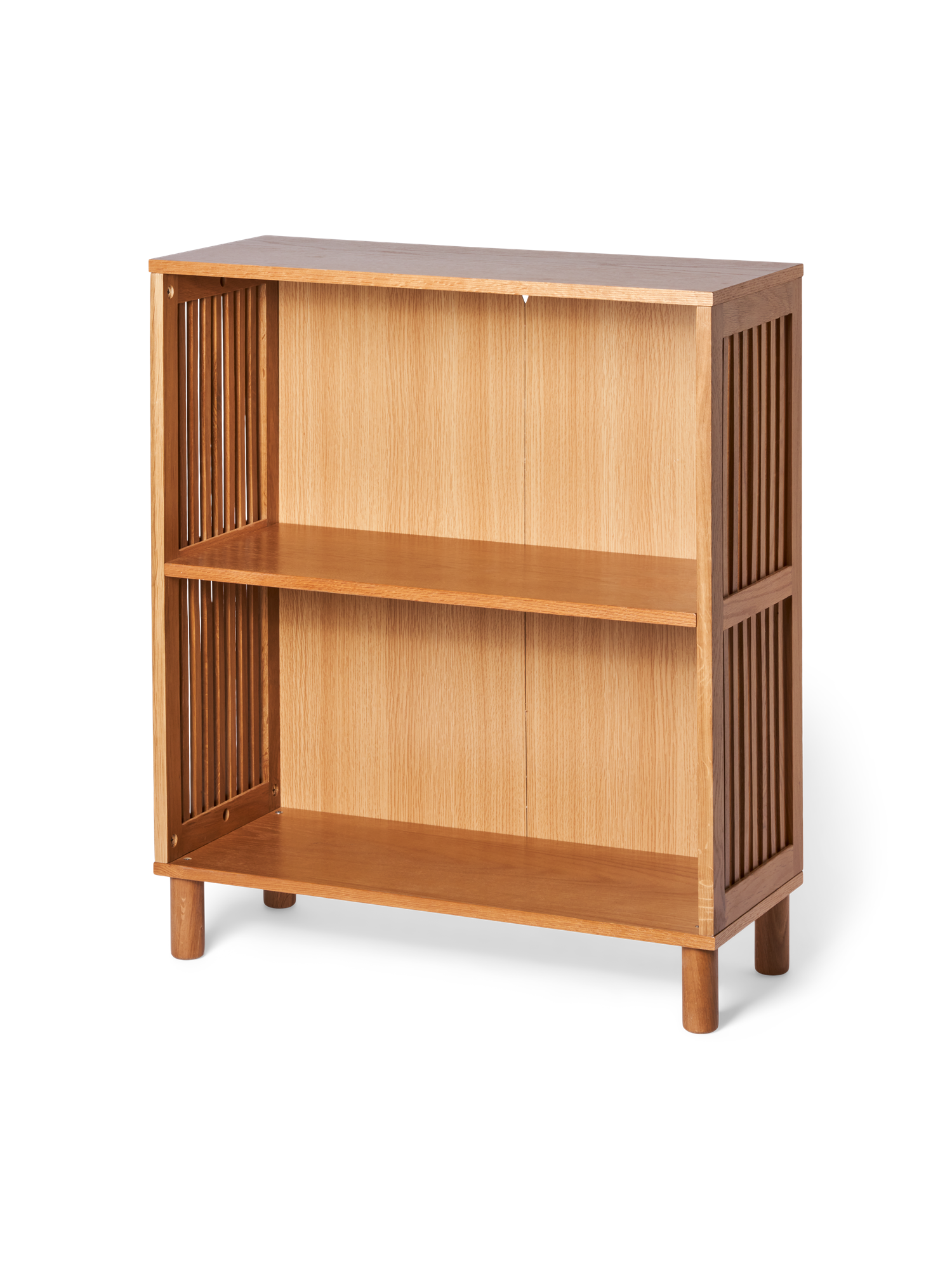 Cabinet MDF/oak veneer. 70 x 29 x 81.5 cm.