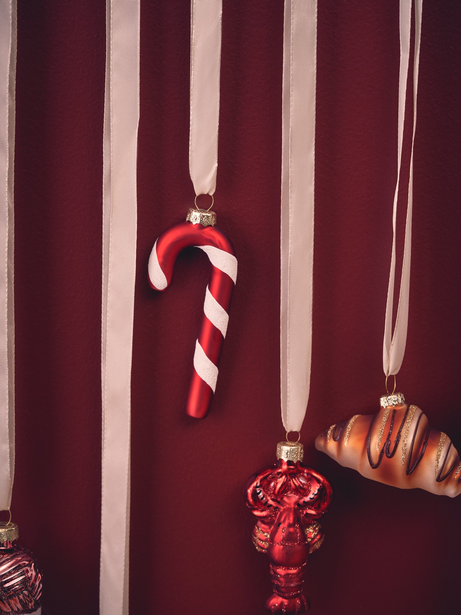 Candycane ornament Glass. 9.4 cm.