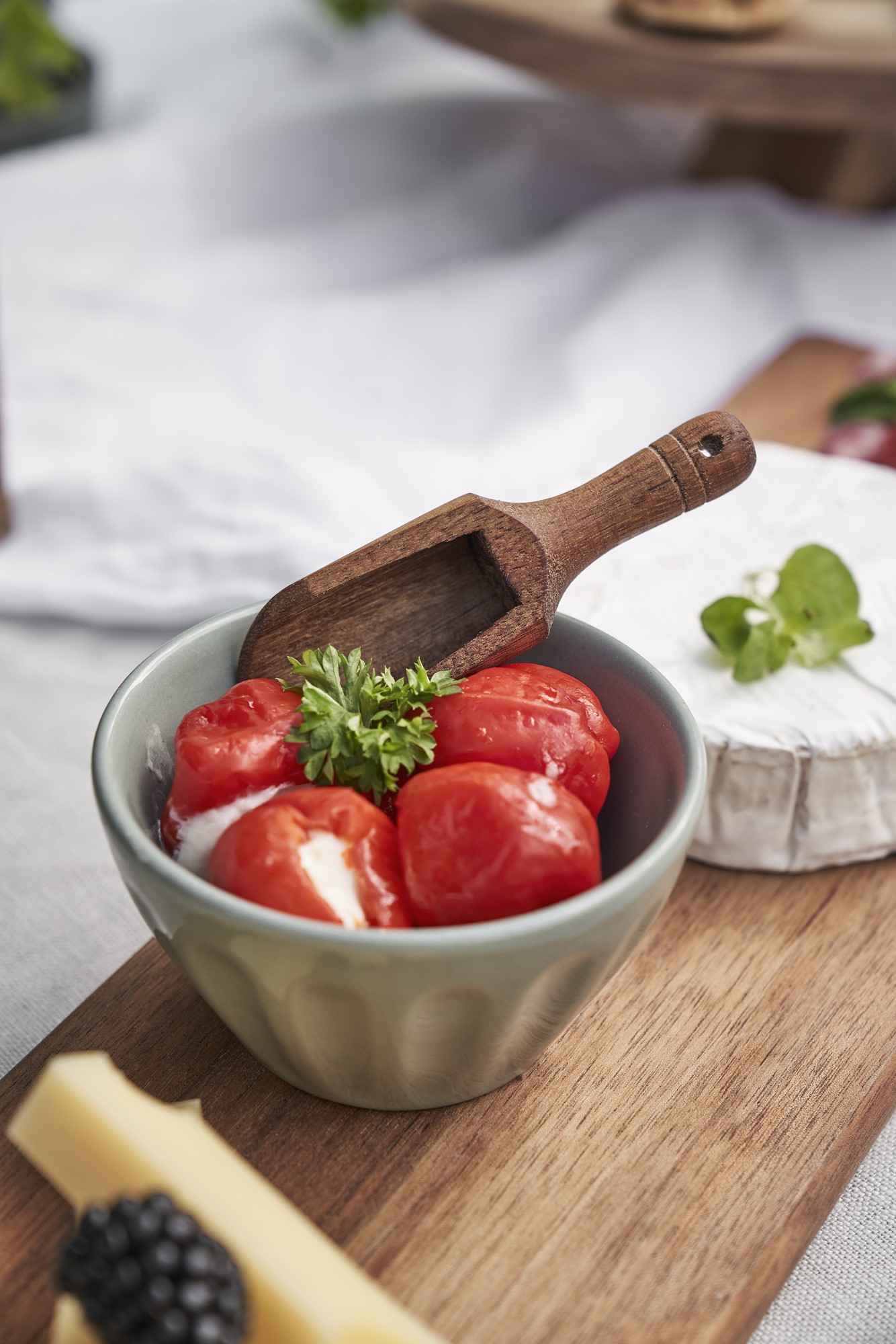 Spoon Acacia wood. 9 cm.