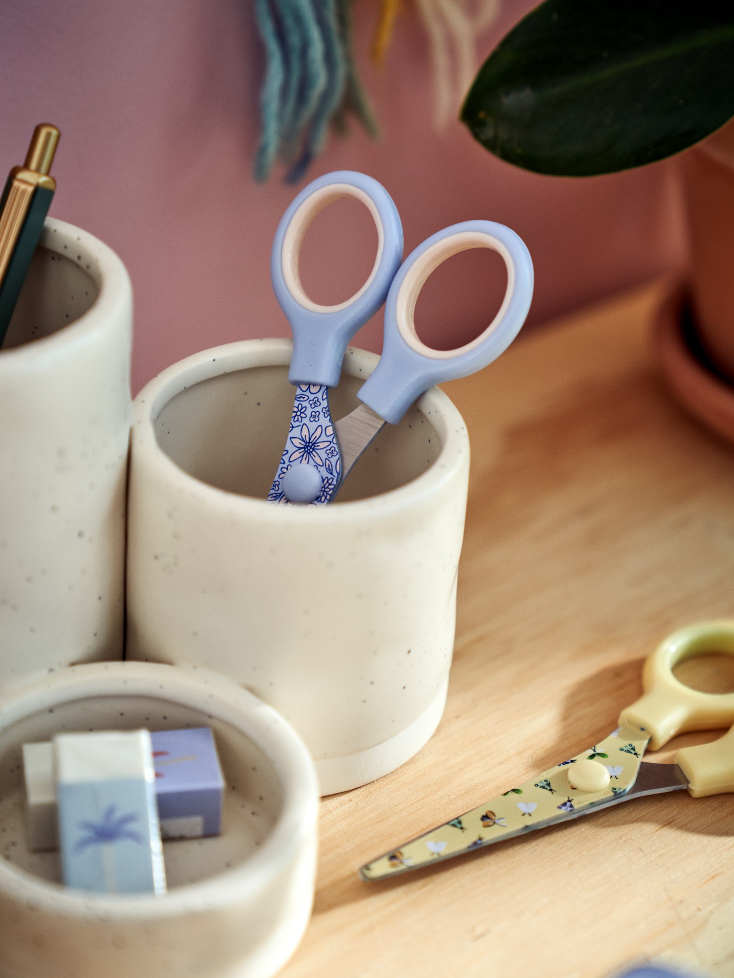 Children's scissors Plastic/stainless steel.