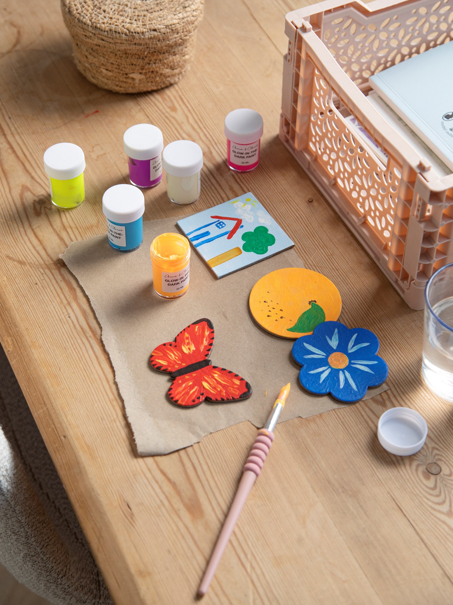 Glow-in-the-dark paint 6 pcs.