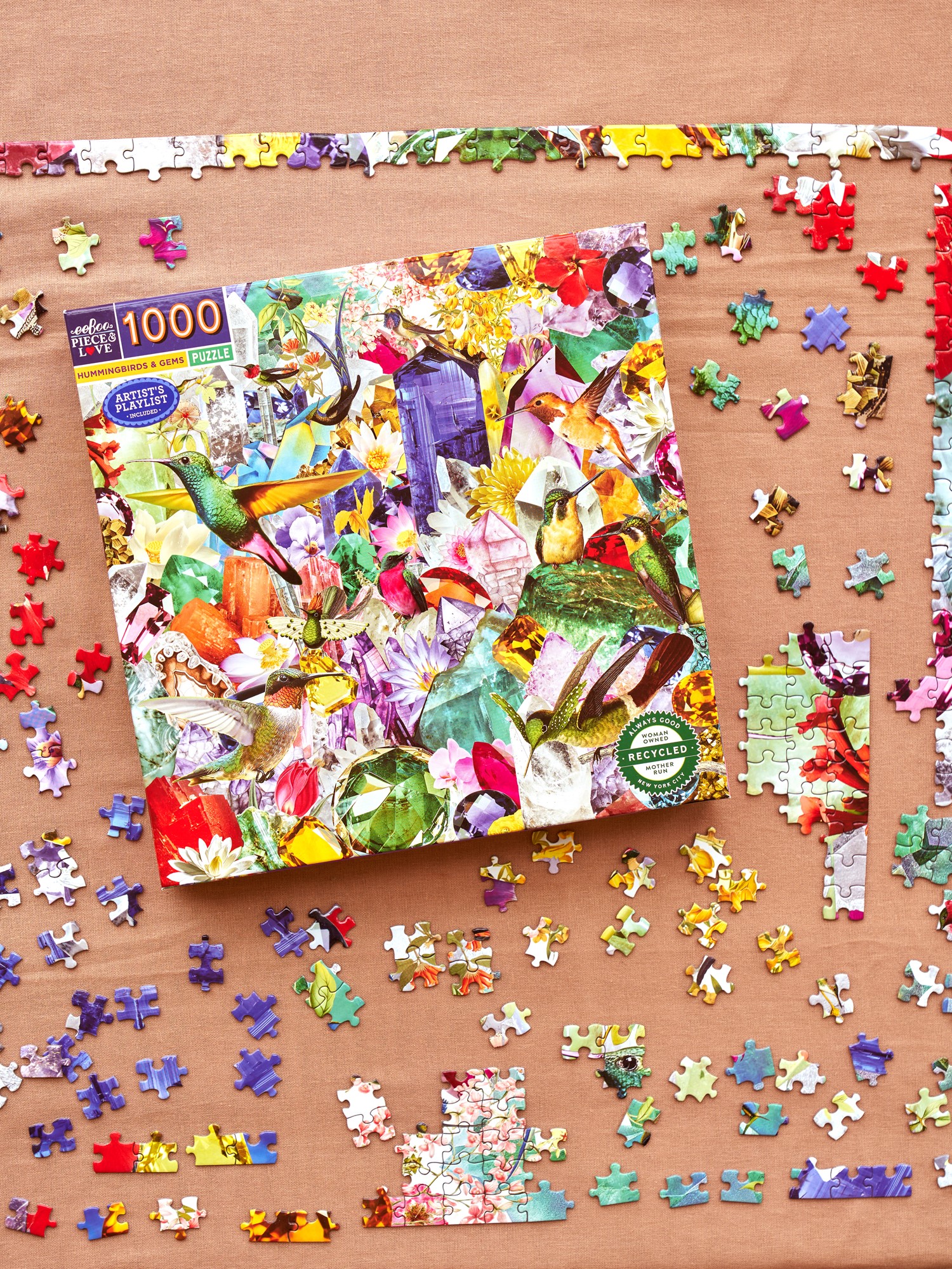 Hummingbirds and Gems puzzle 1000 pieces Paper. 58 x 58 cm.