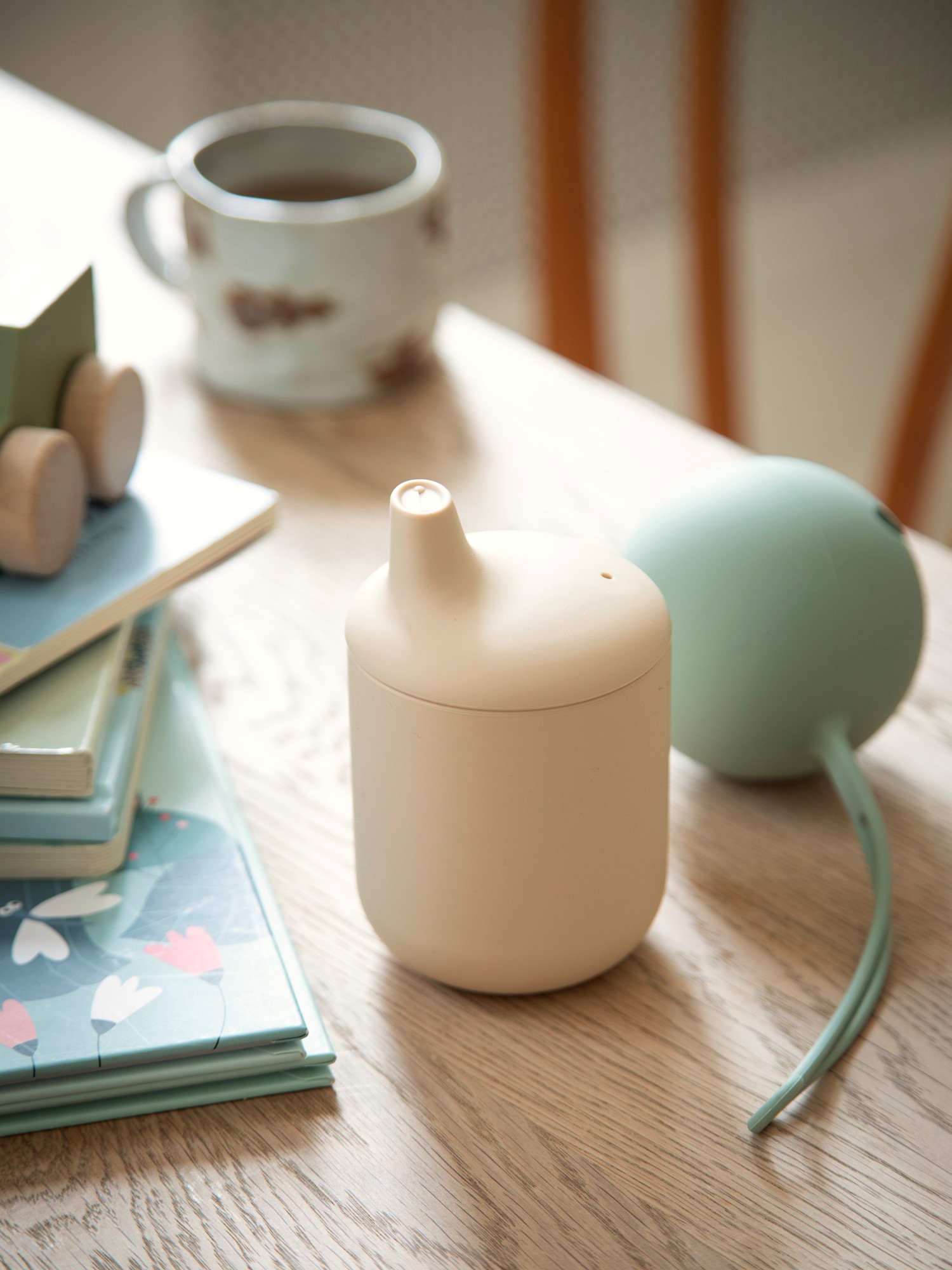 Sippy cup Food-grade silicone. 175 ml. 6+ months.