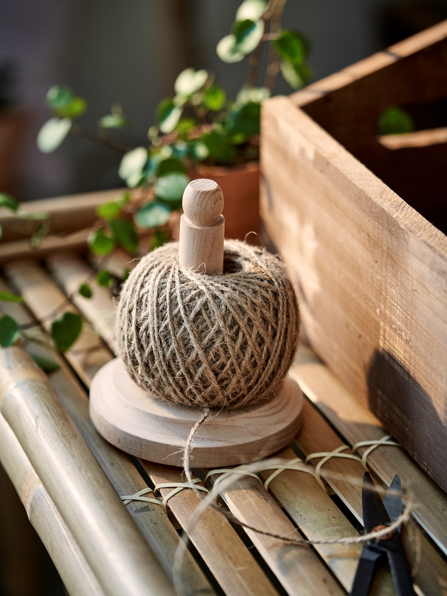 Jute twine with holder Jute/beech wood. 75 m.