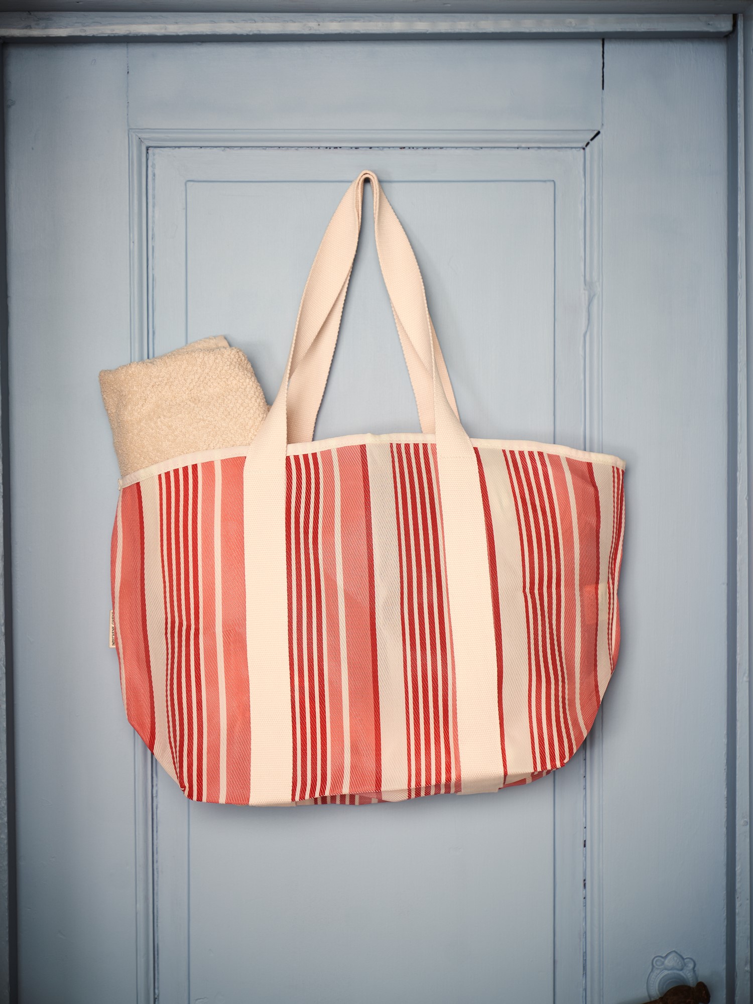 Tote bag Polyester/polyethylene. 33 x 34.5 x 19 cm.