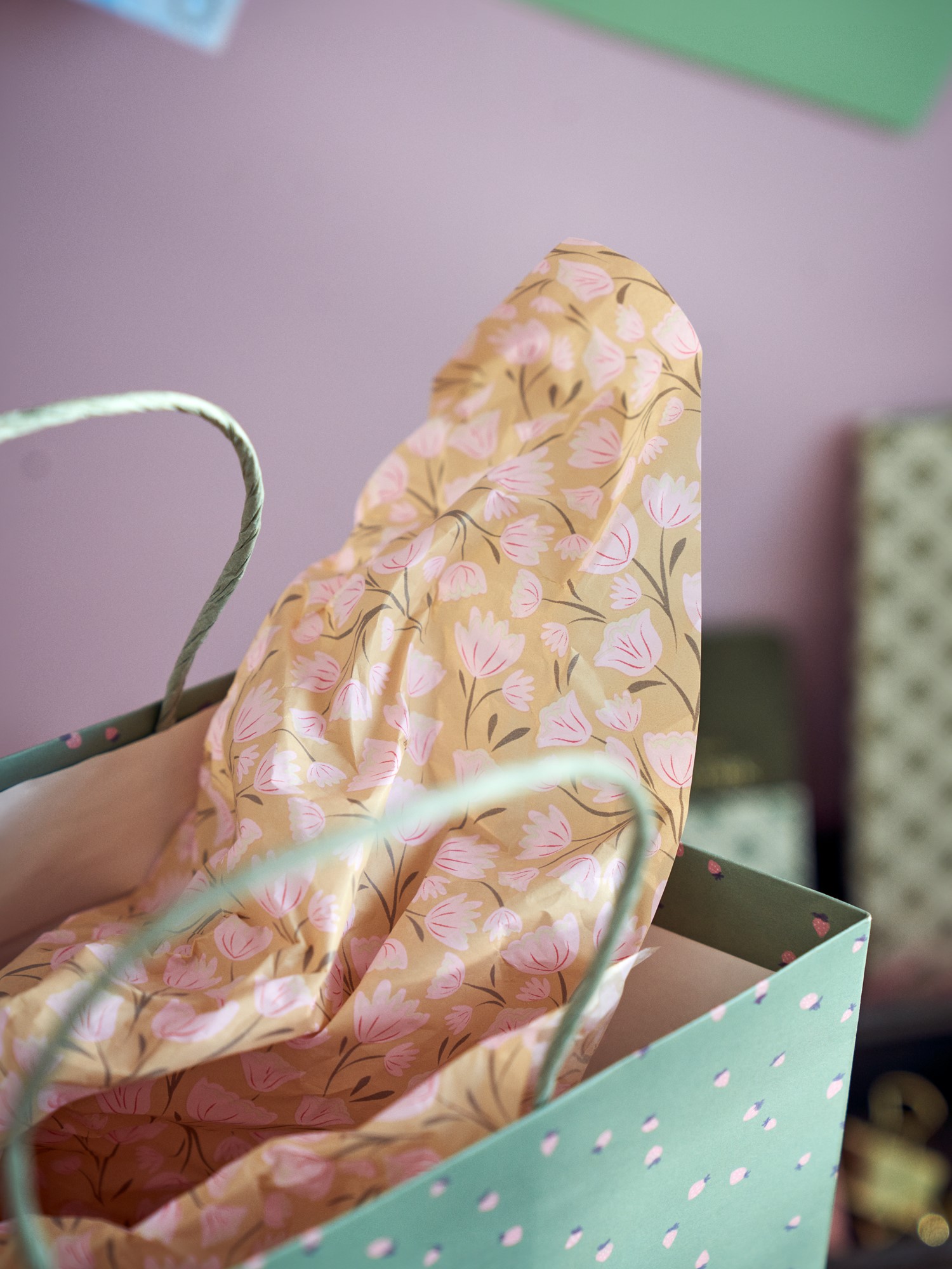 Tissue paper Paper. 50 x 60 cm. 4 sheets.