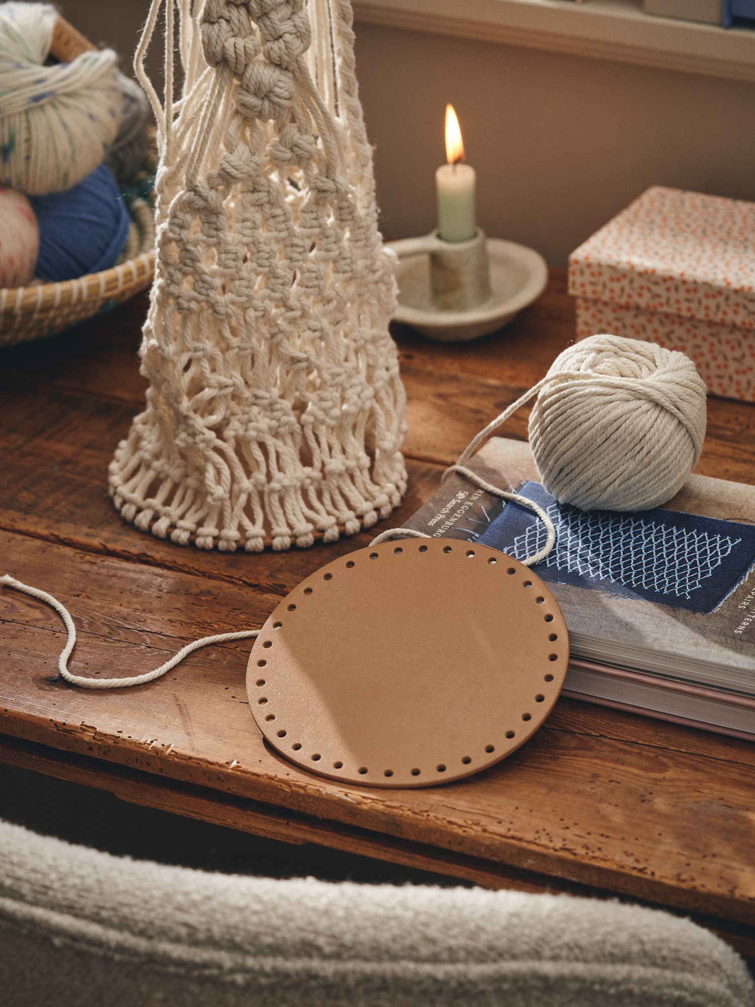 Macramé board Ø15 x 15 cm.