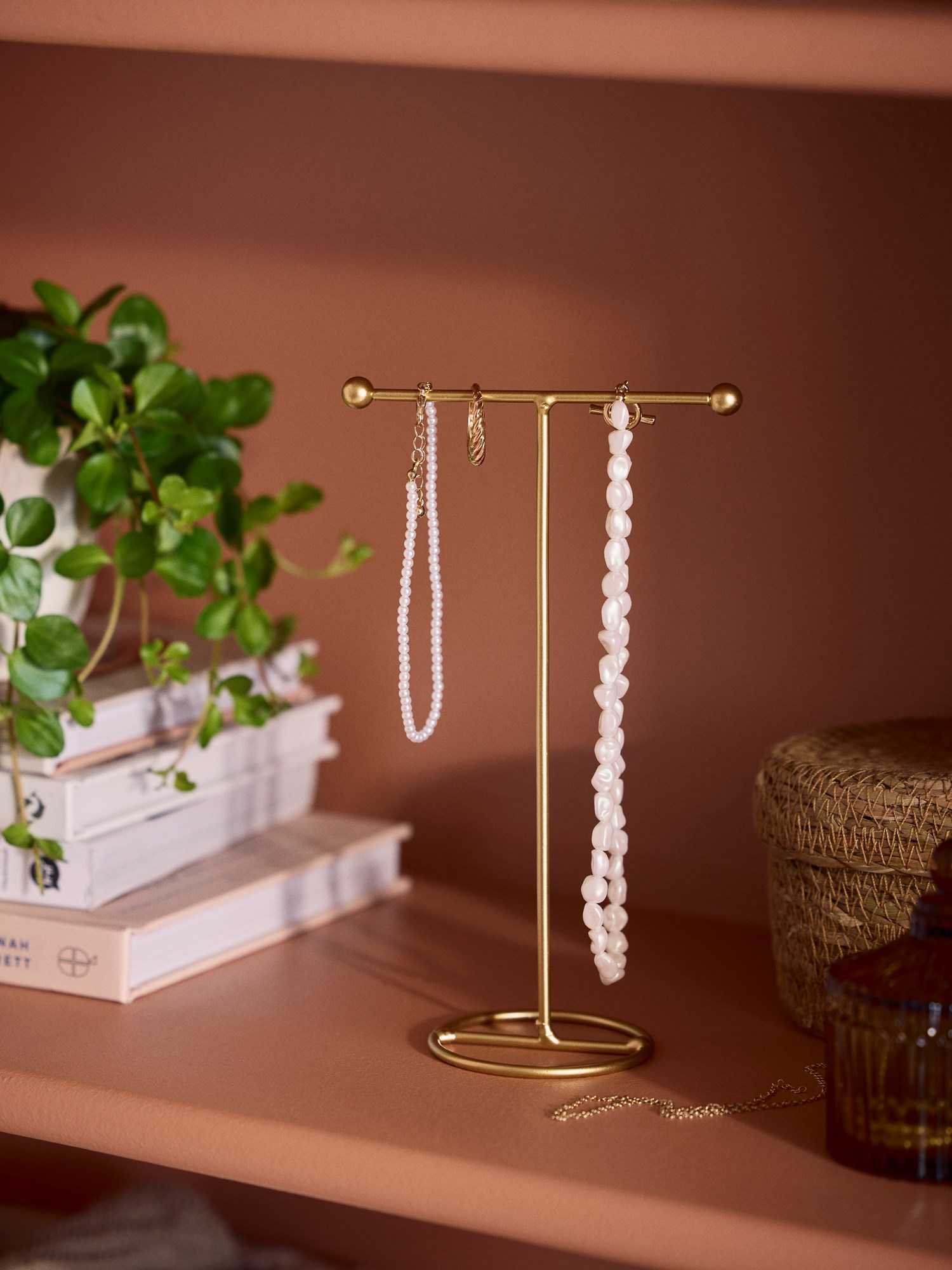 Jewellery stand Metal.