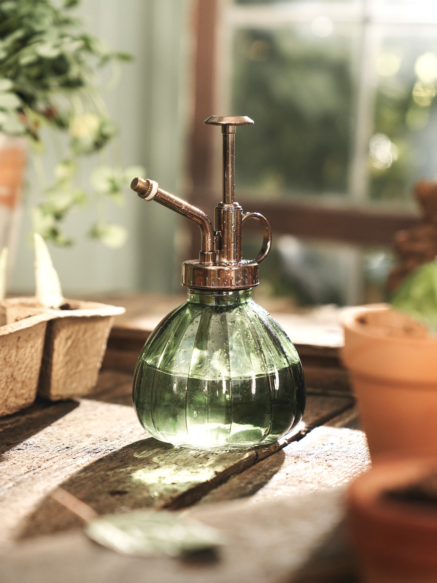 Mister Glass/plastic. Ø9.2 x 15.5 cm.