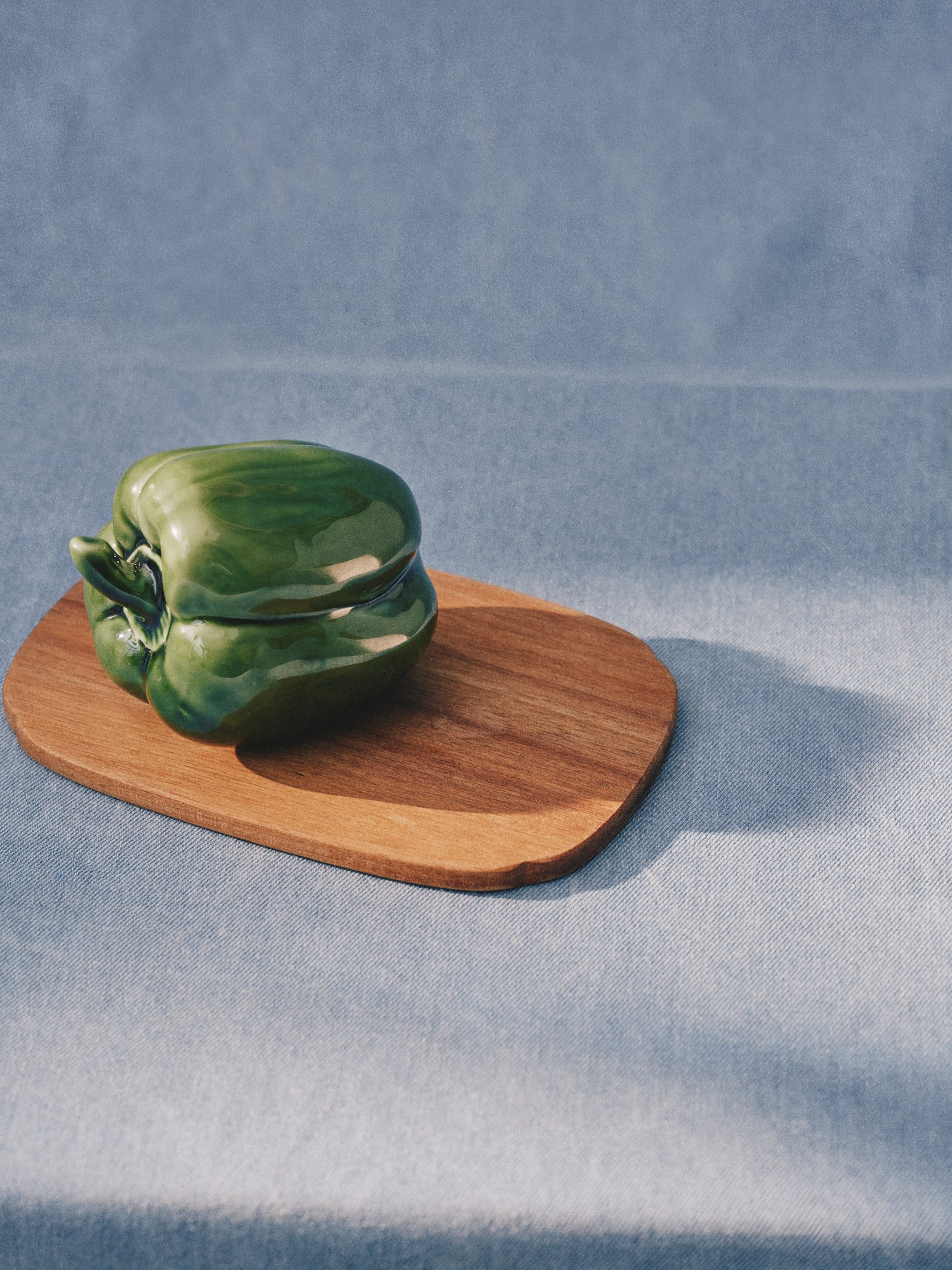 Cutting board Acacia wood. 17.5 x 12 cm.