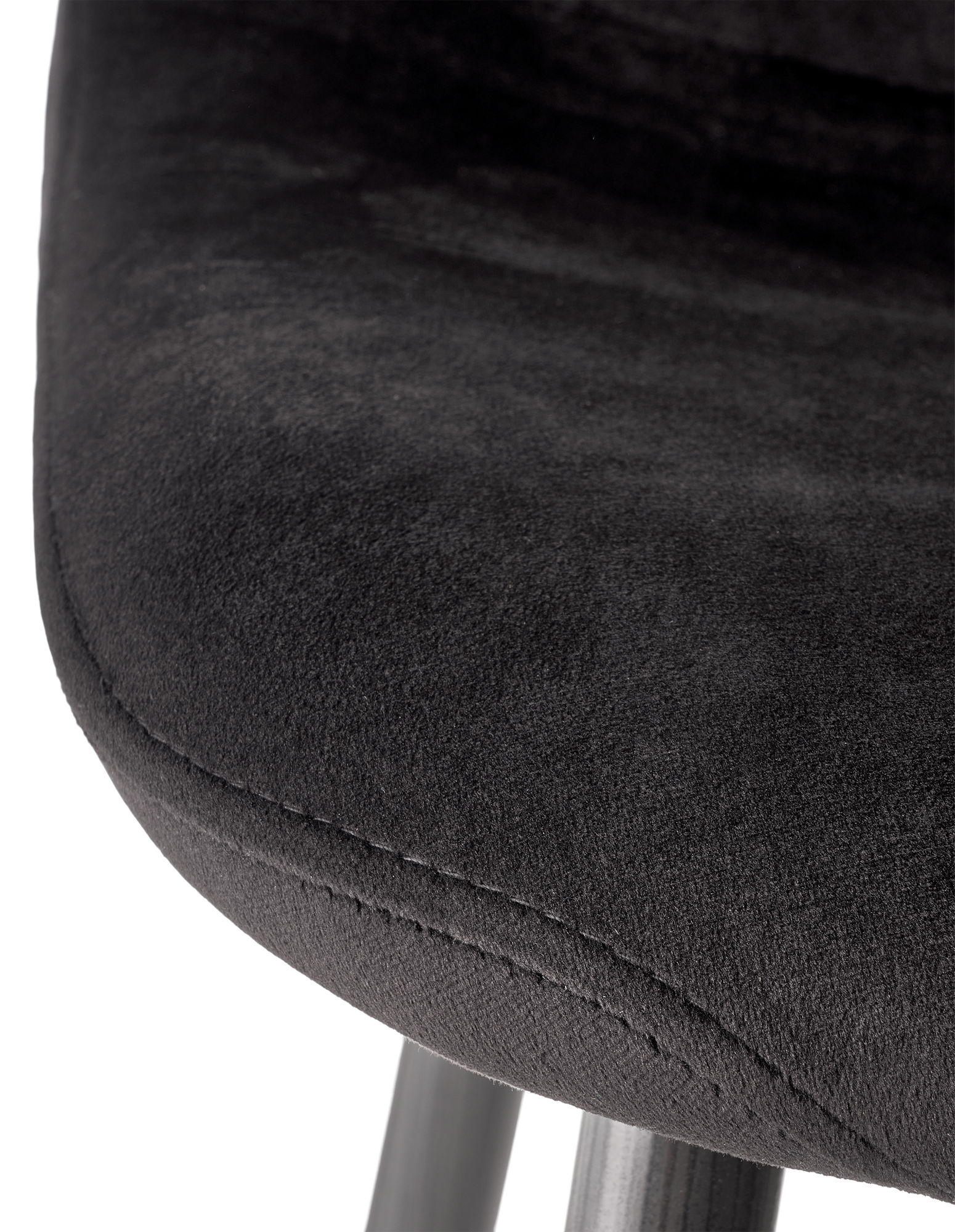 Velvet chair Polyester/iron/poplar wood/foam. 40,5 x 44,5 x 89 cm.