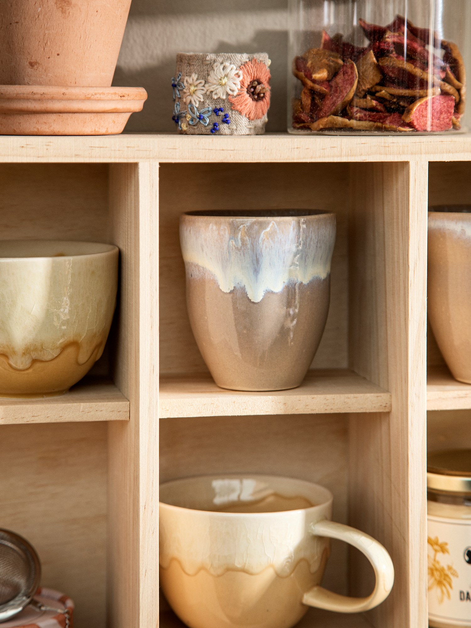 Mug Stoneware. Ø8.1 x 9.2 cm.