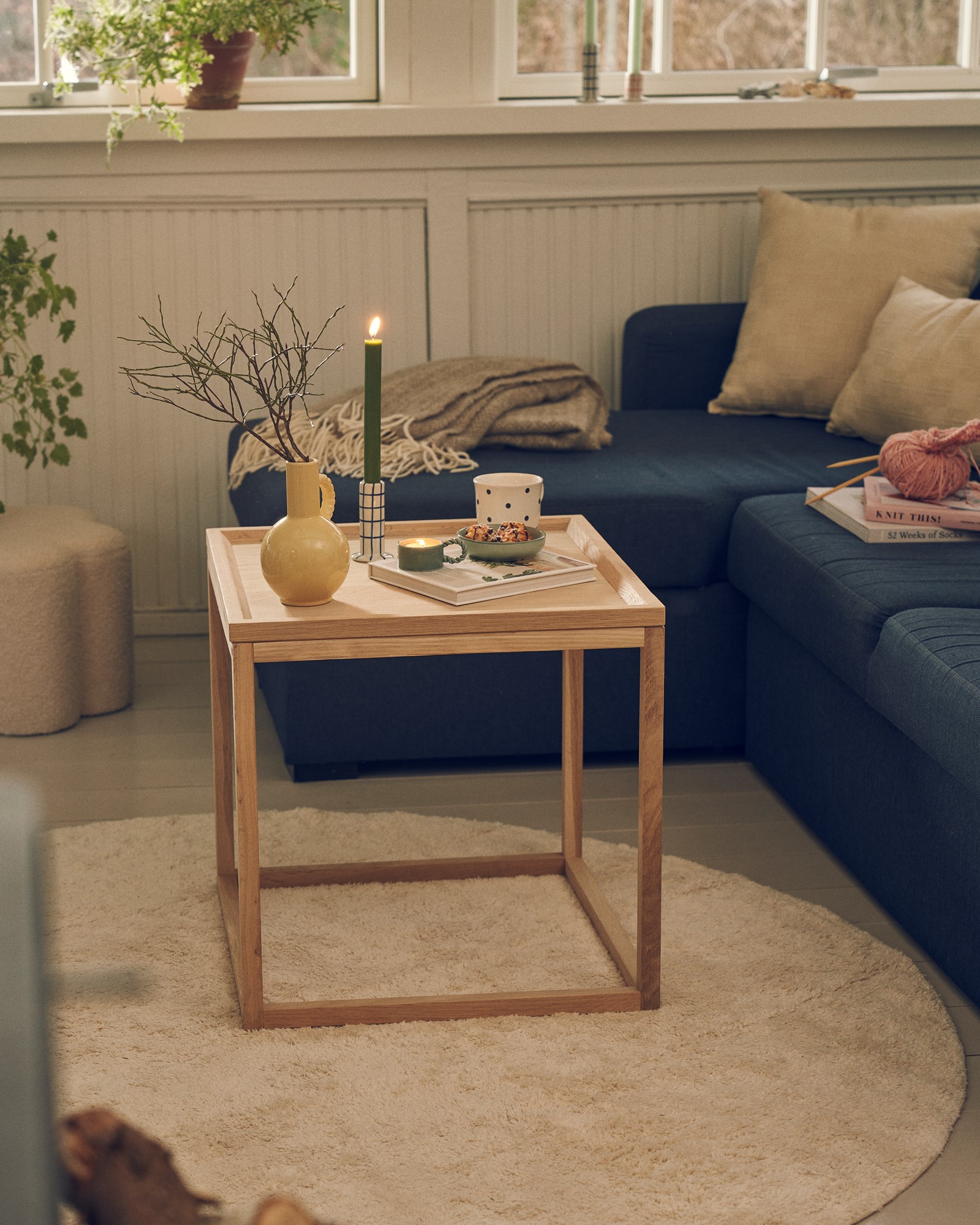 Coffee table Oak wood. 50 x 50 x 50 cm.