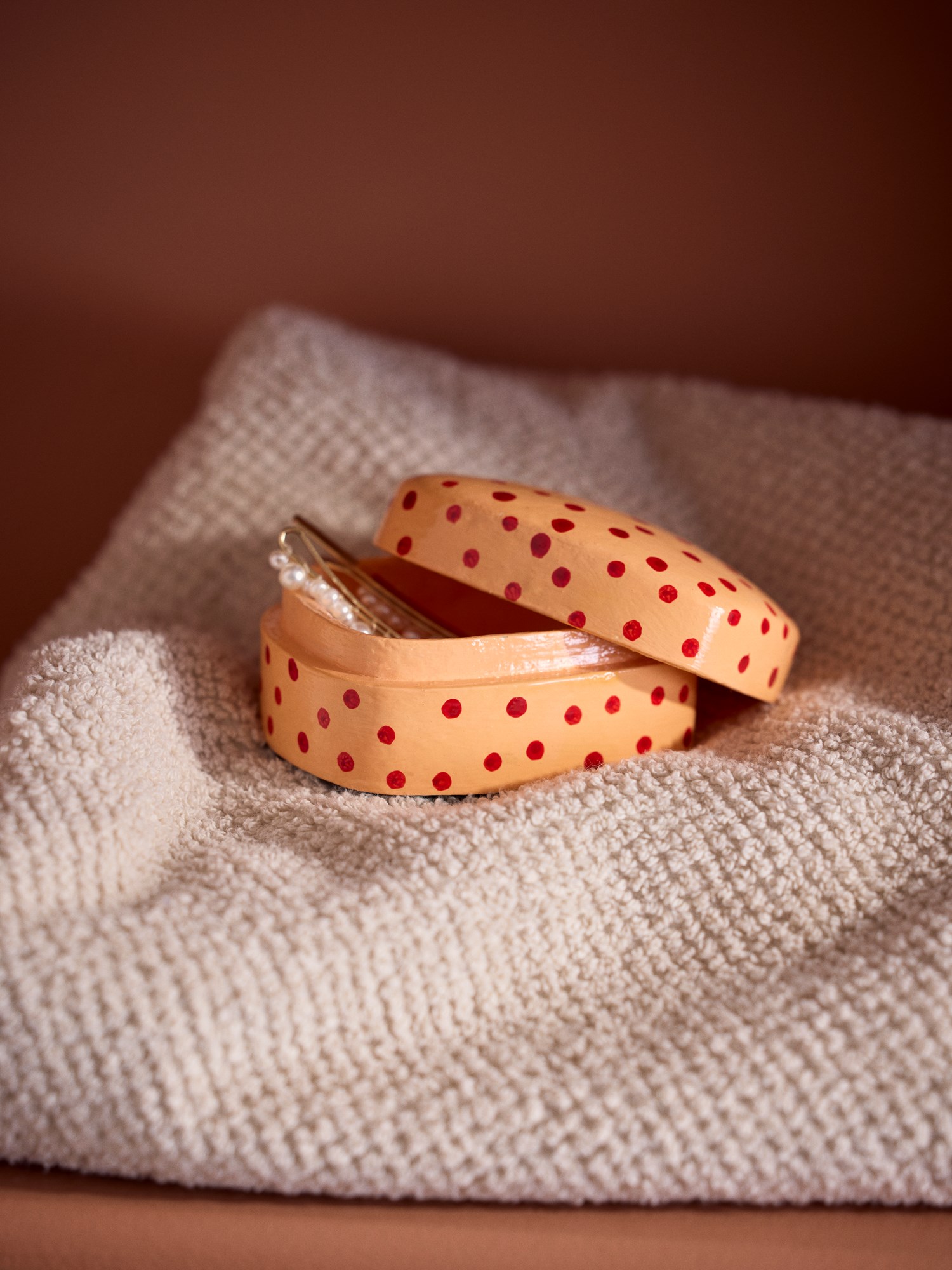 Jewellery box Paper. 9 x 7 x 4 cm.