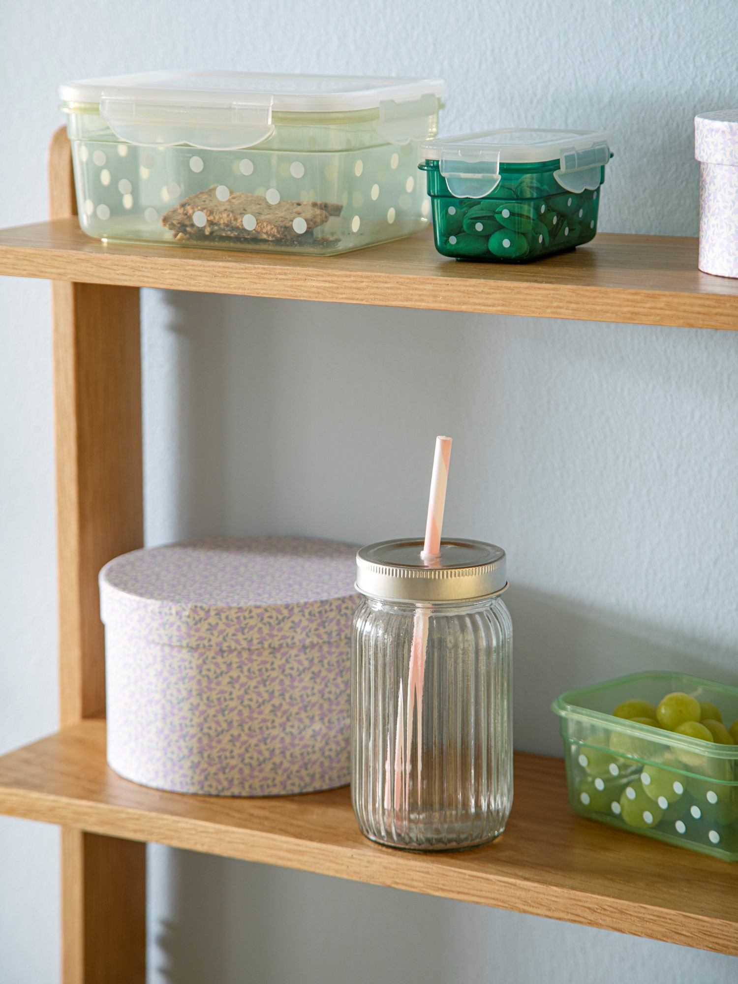 Glass with straw Glass/metal/polypropylene. Ø7.8 x 13.5 cm.