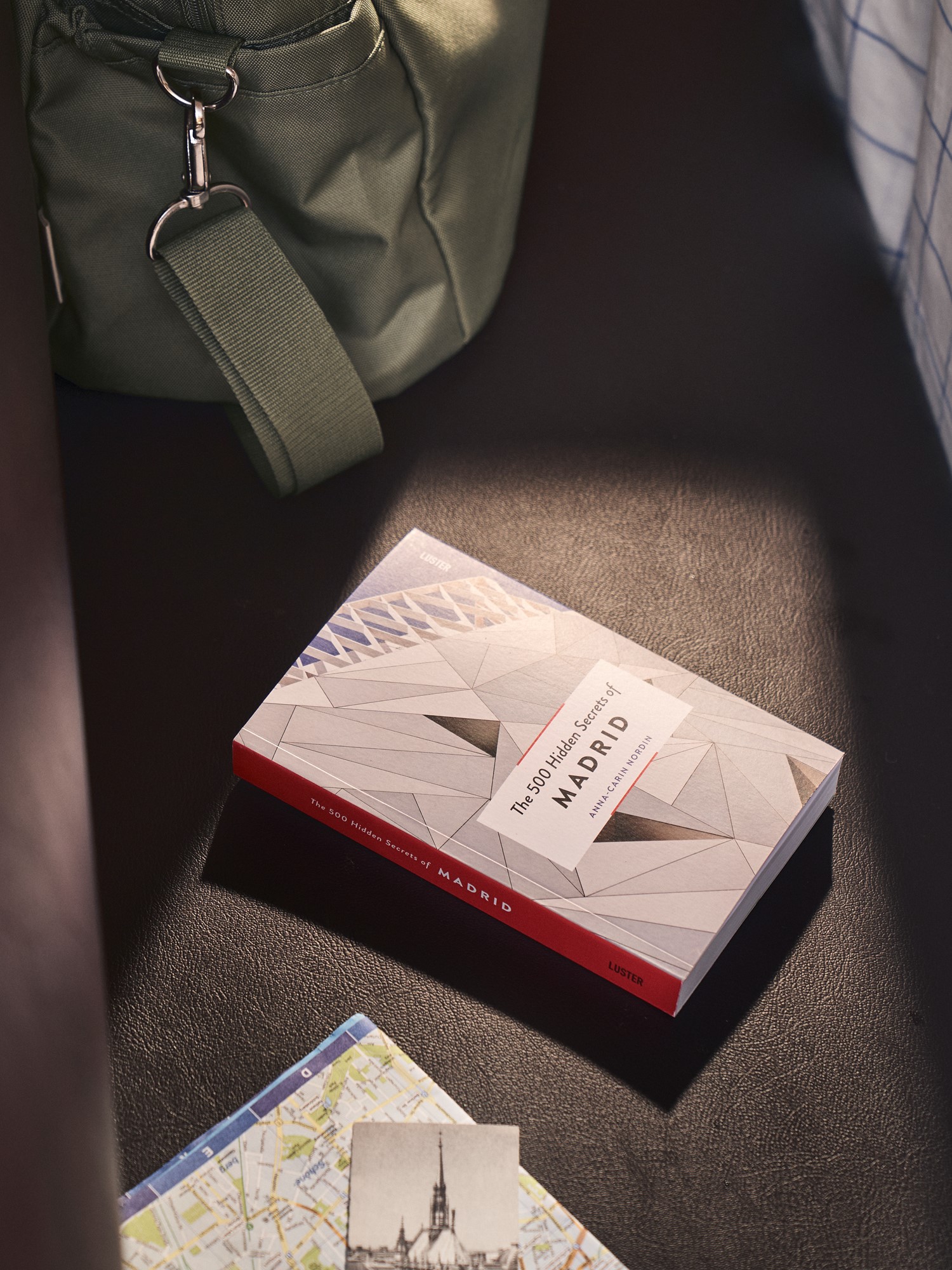 The 500 Hidden Secrets of Madrid Paperback. English. 12 x 18 cm. 256 pages.