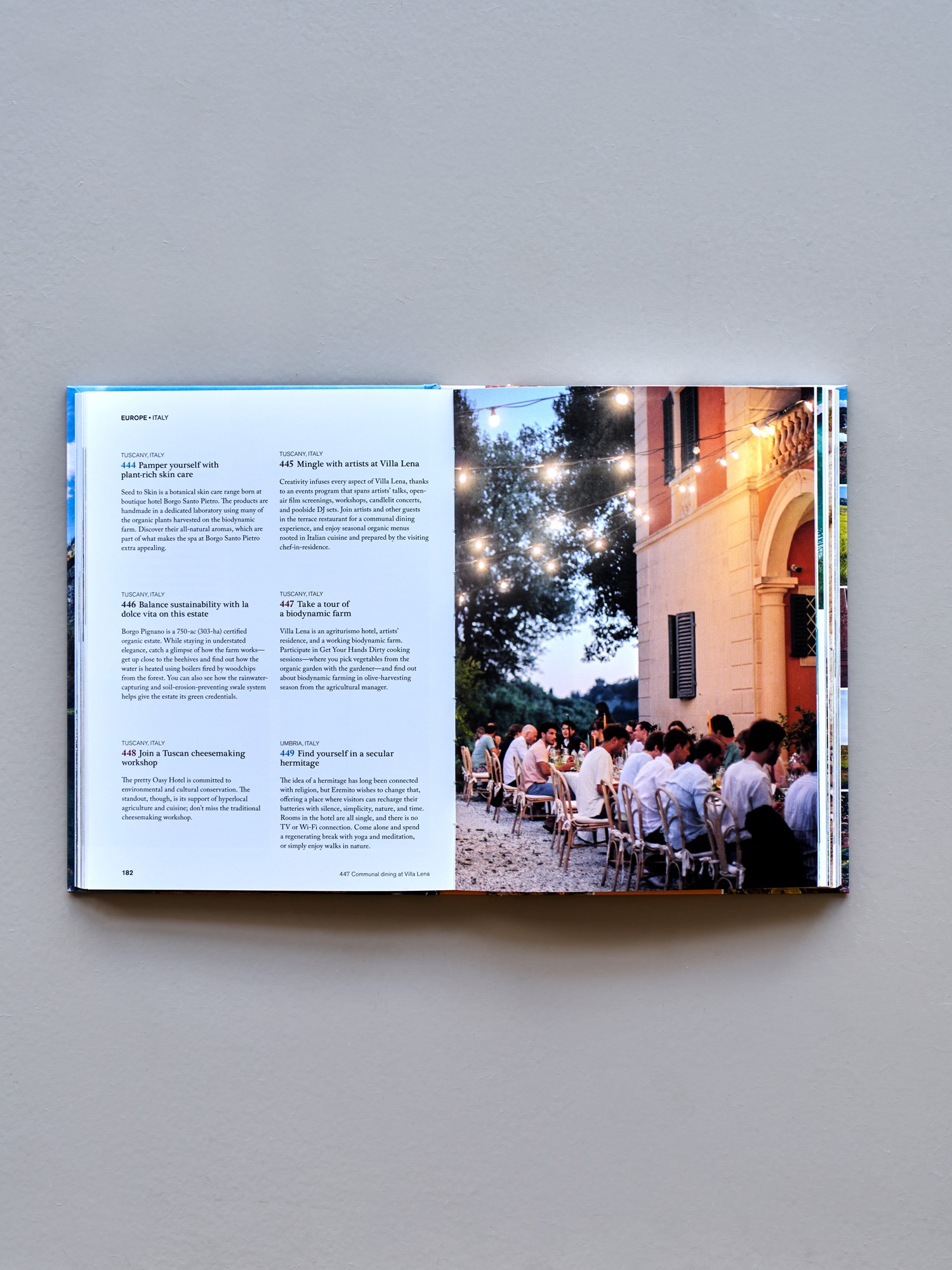 The Bucket List: Eco Experiences Hardcover. English. 18 x 3.5 x 23.5 cm. 416 pages.