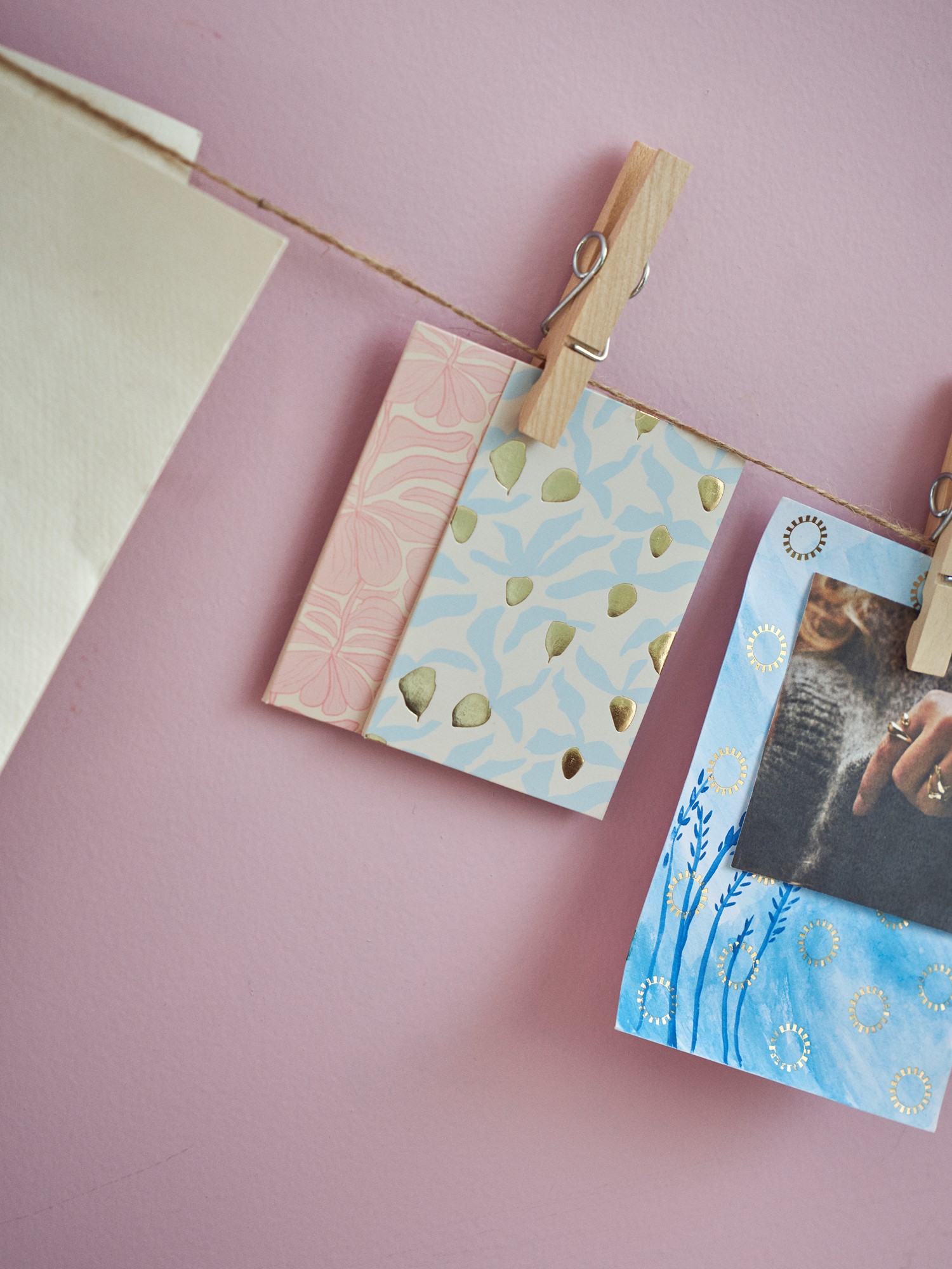 Cards with envelopes Paper. 8 x 11 cm. 4 pcs.