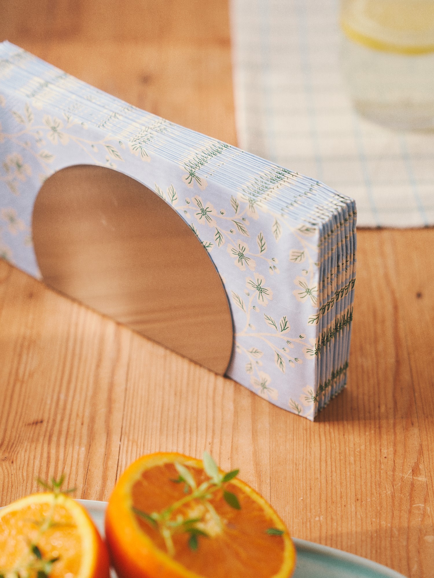 Napkins 40 x 40 cm Paper. 20 x 10 cm/40 x 40 cm. 16 pcs.