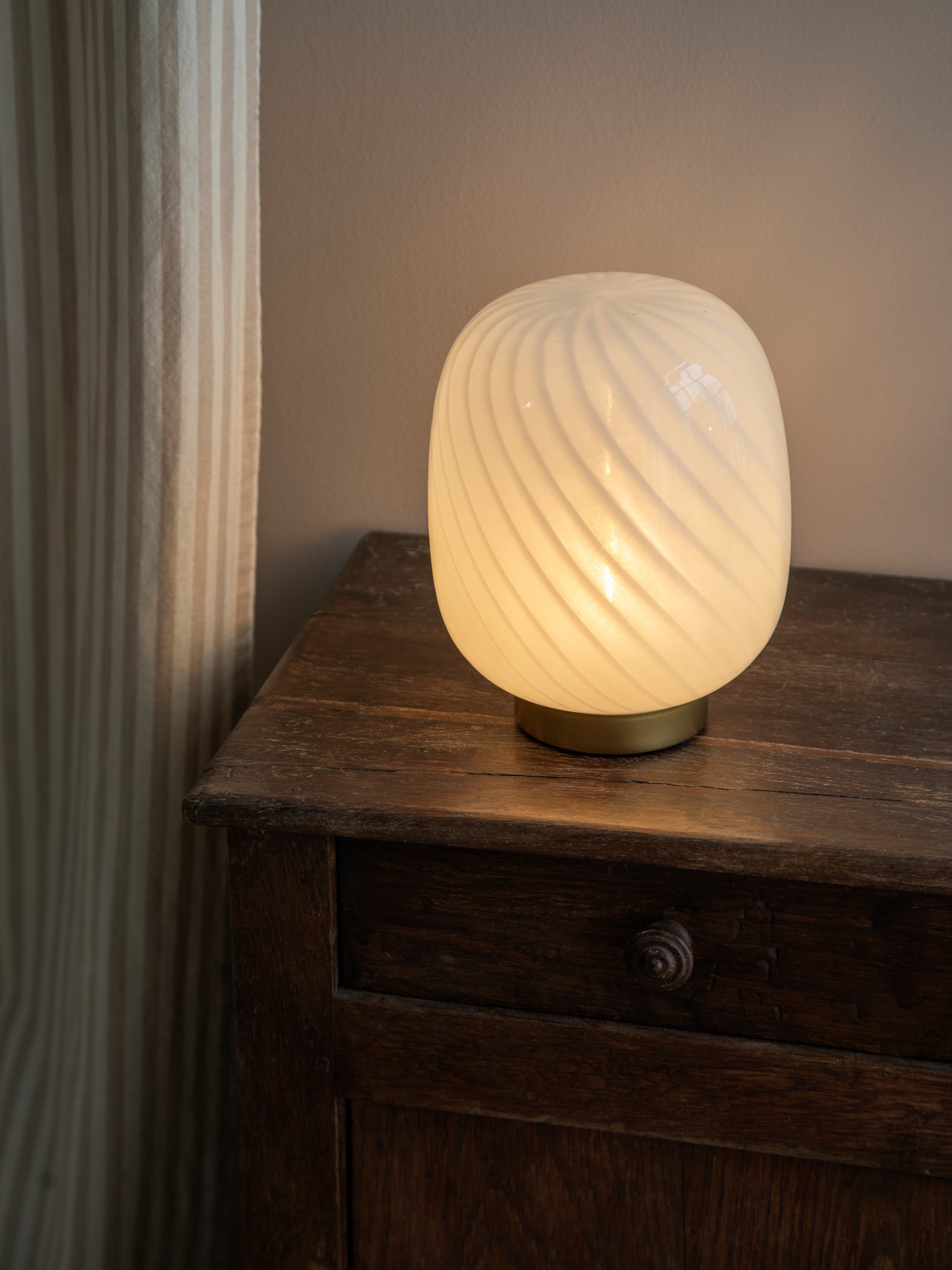 LED table lamp Glass. 15.6 x 20 cm.