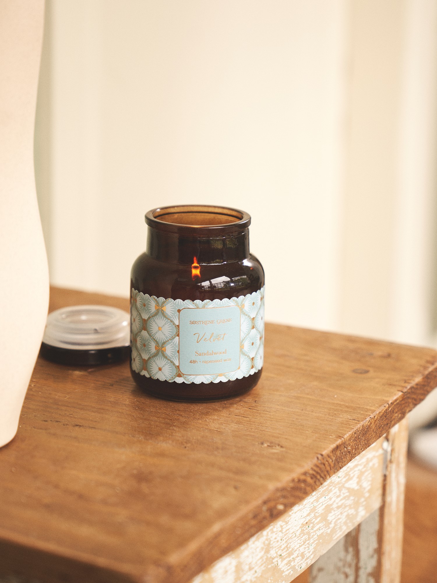 Scented candle Velvet Rapeseed wax/glass/cotton. 48 hours.