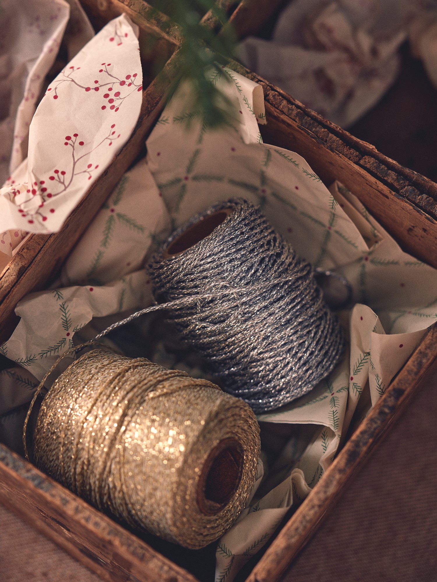 Metallic thread Polyester. 2 mm x 27 m.