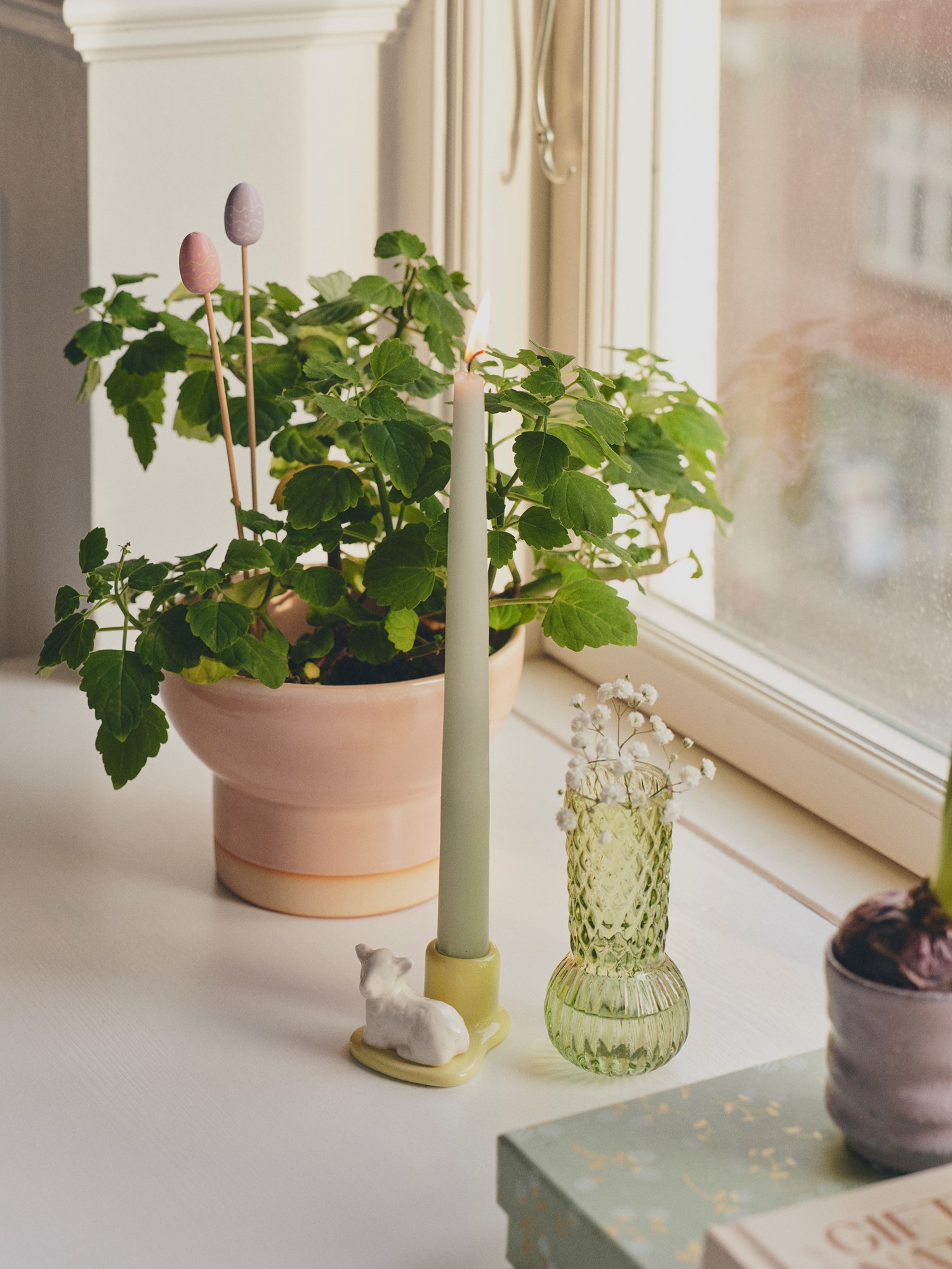 Candleholder Porcelain. 7.4 x 6 cm.