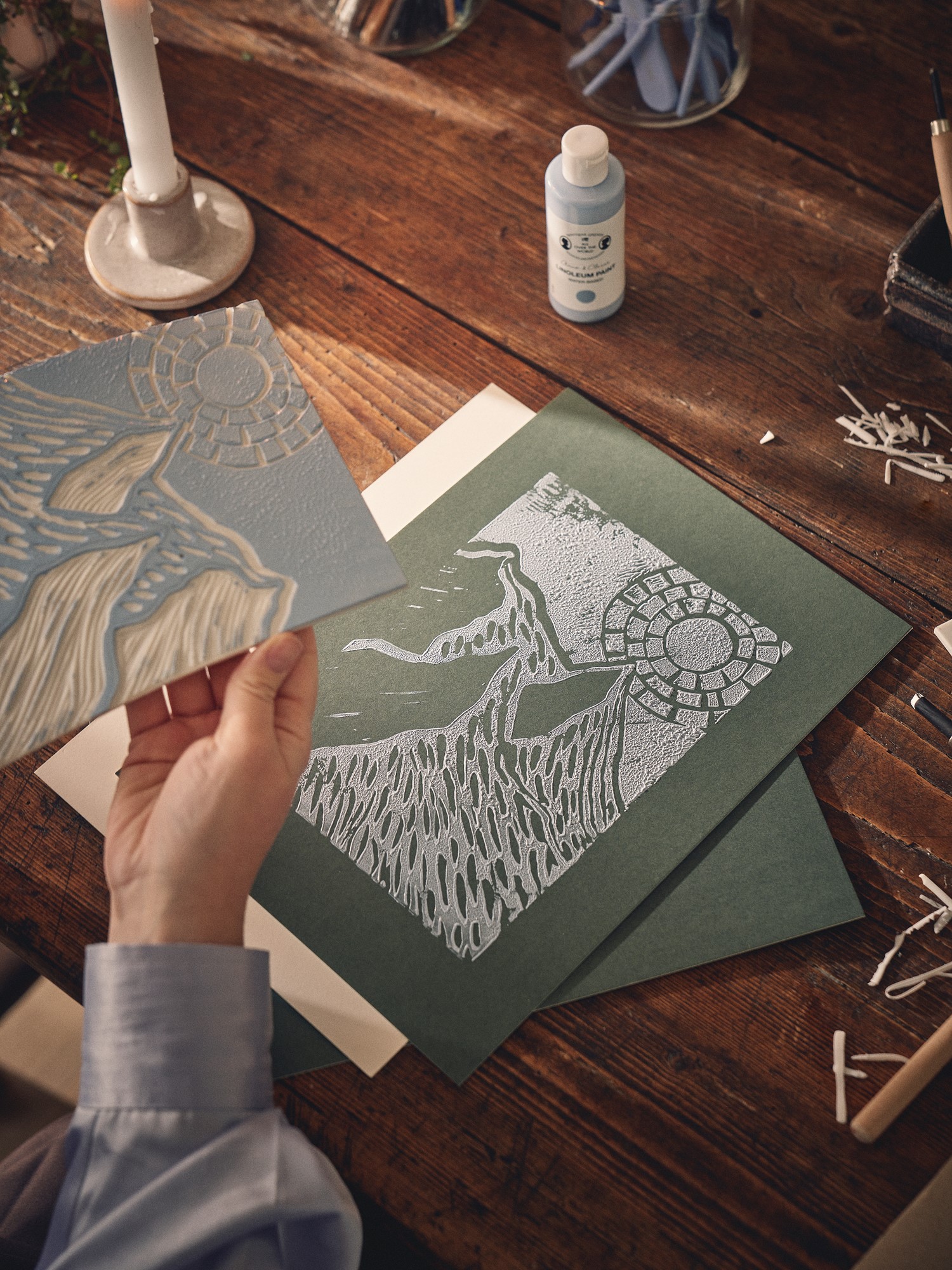 Card stock A4 Paper. 700 gsm. 21 x 29.5 x 0.1 cm. 3 pcs.