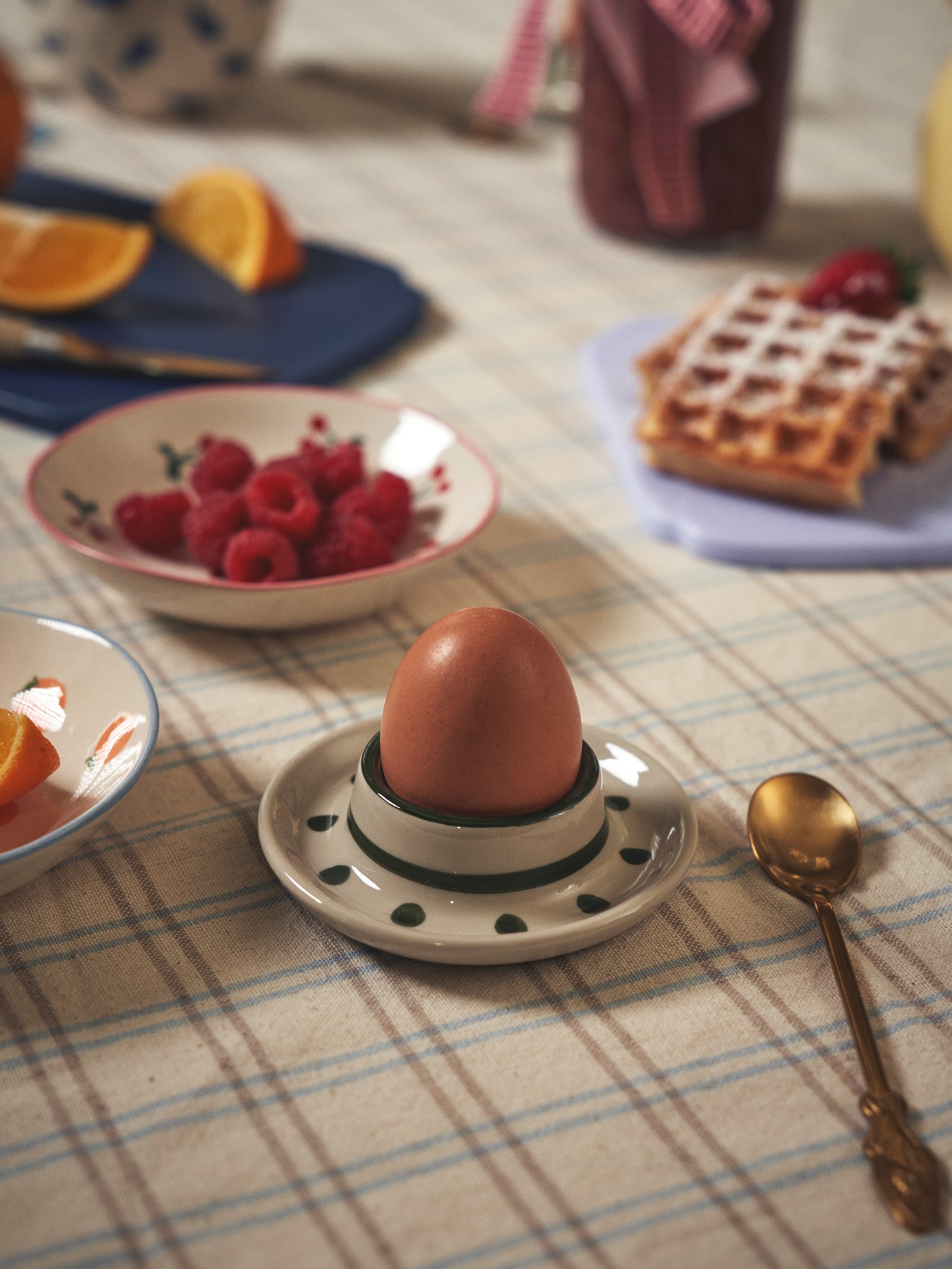 Egg cup Stoneware. Ø9.3 cm.