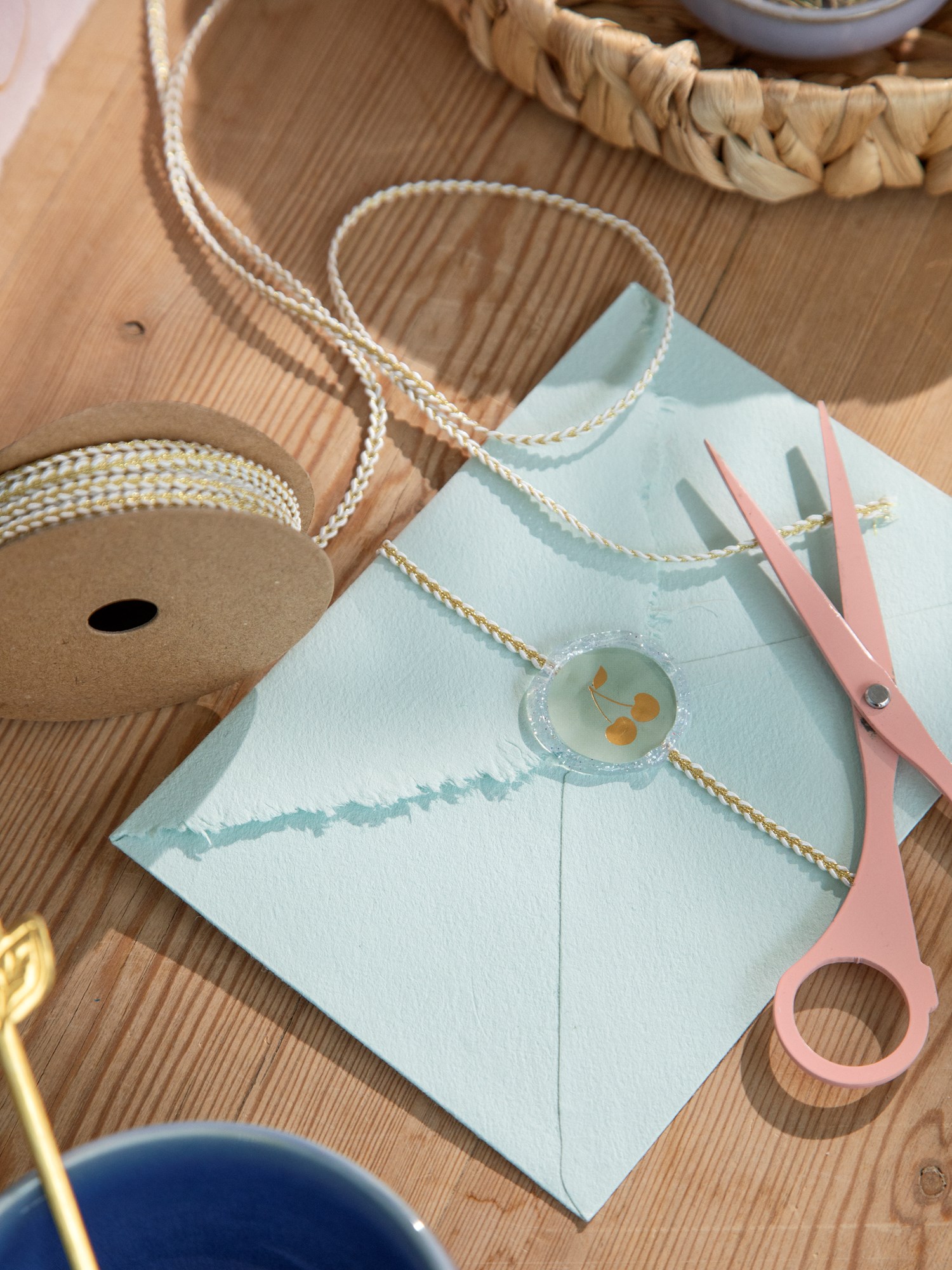 Cards with envelopes Cotton paper. 11.5 x 16 cm. 4 sets.