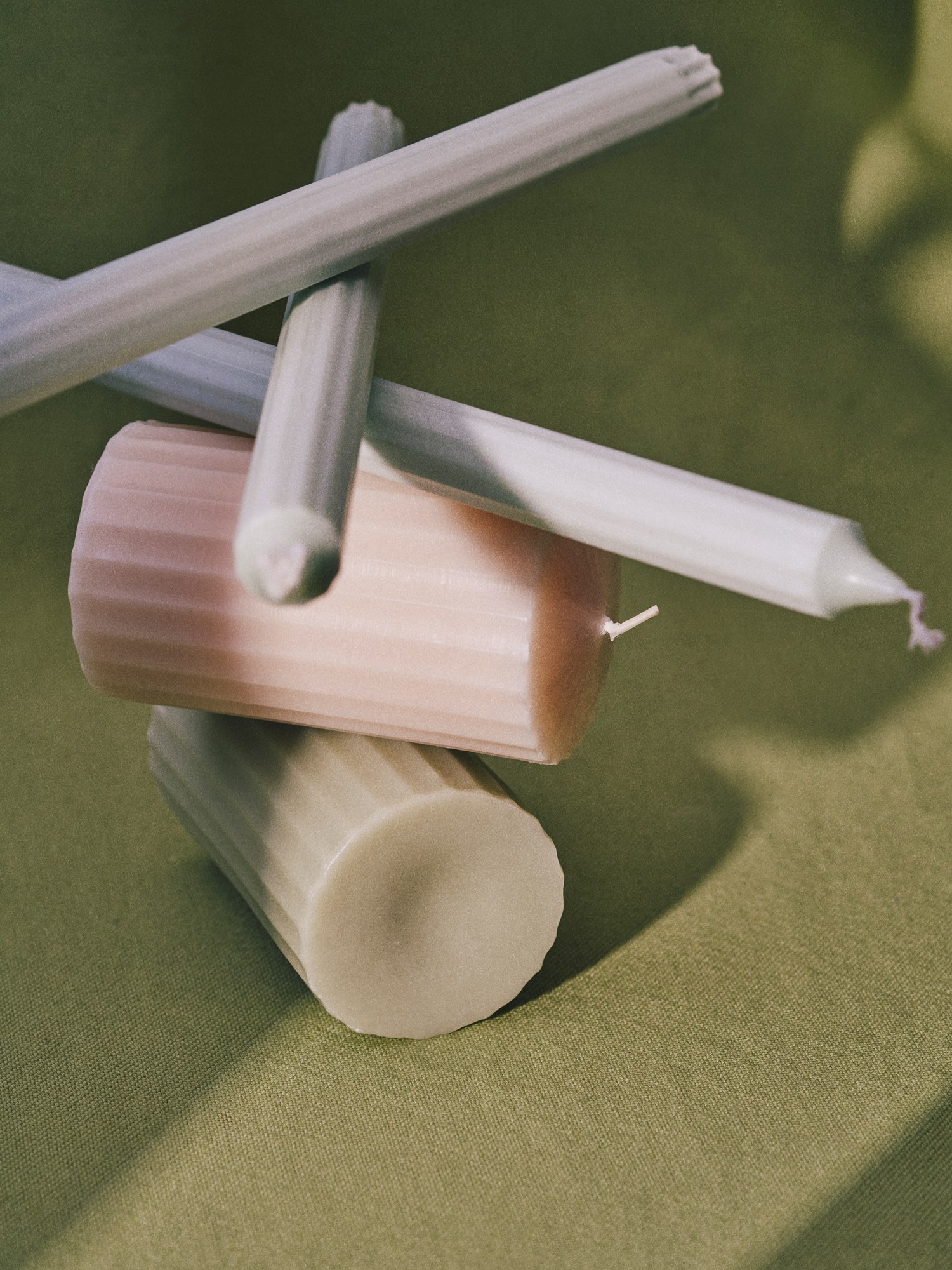 Pillar candle Paraffin wax/stearin. 46 hours.