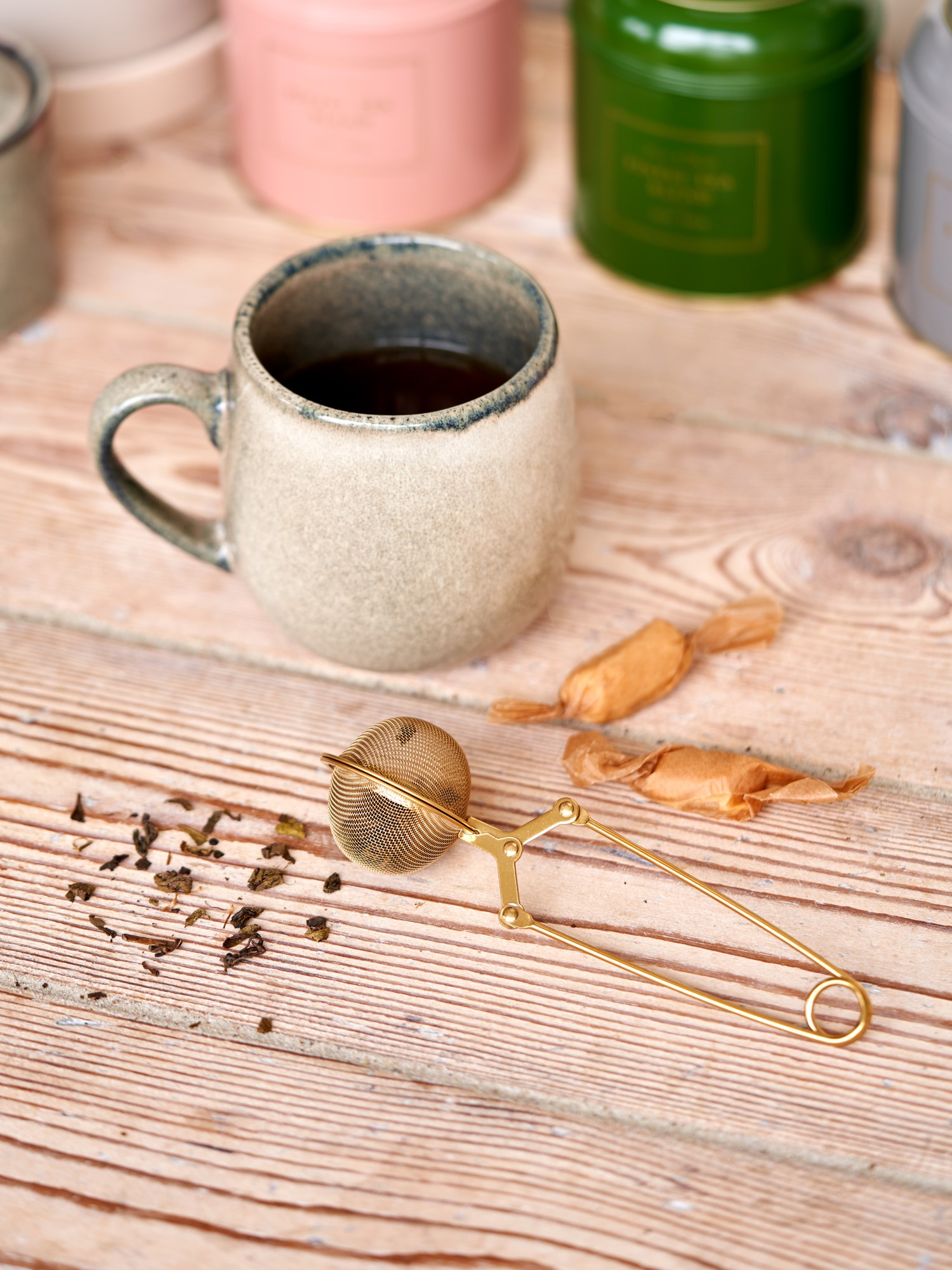 Tea strainer Stainless steel. 4.5 x 17 cm.