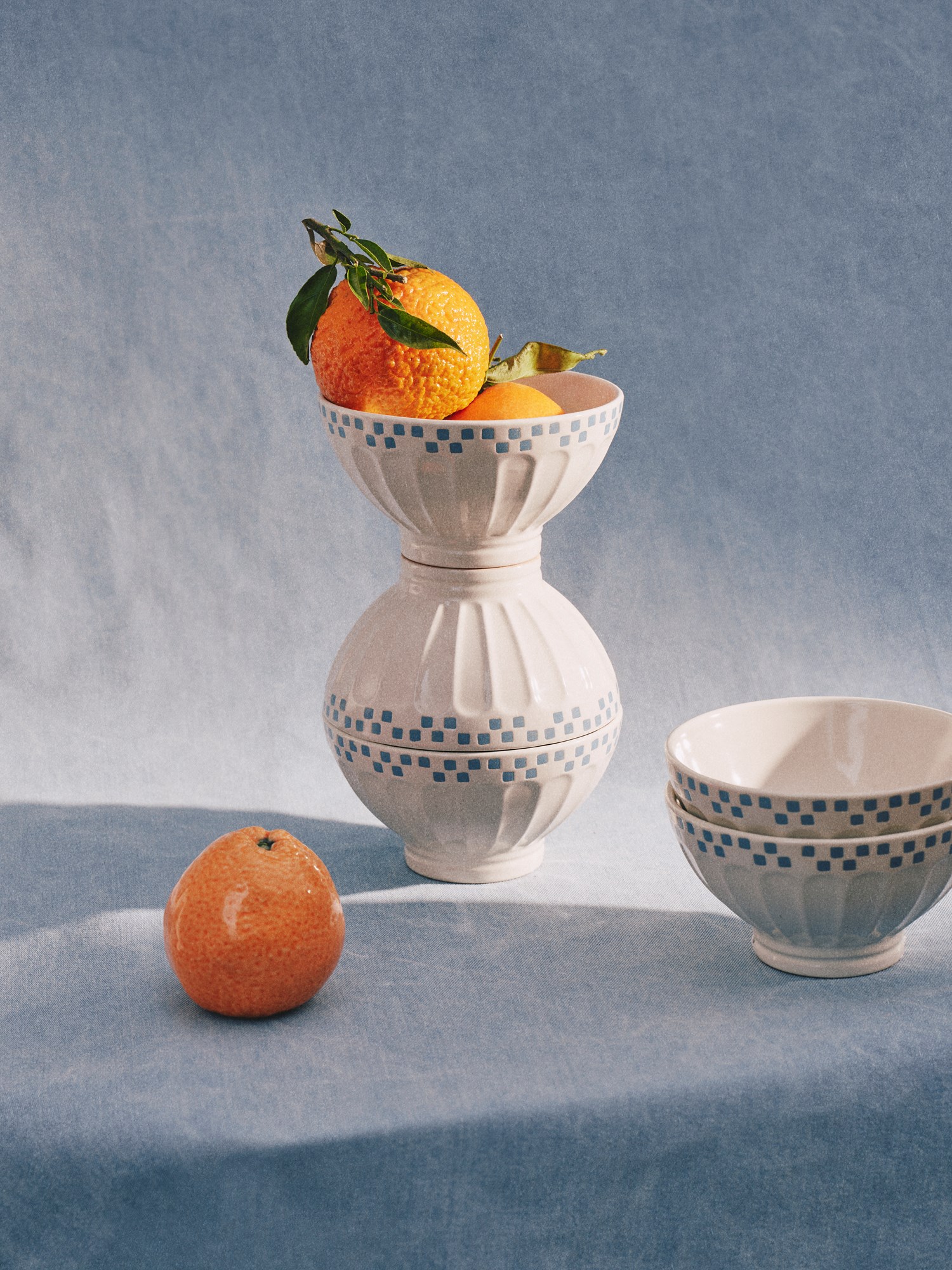 Bowl Stoneware. Ø14 x 7.5 cm.