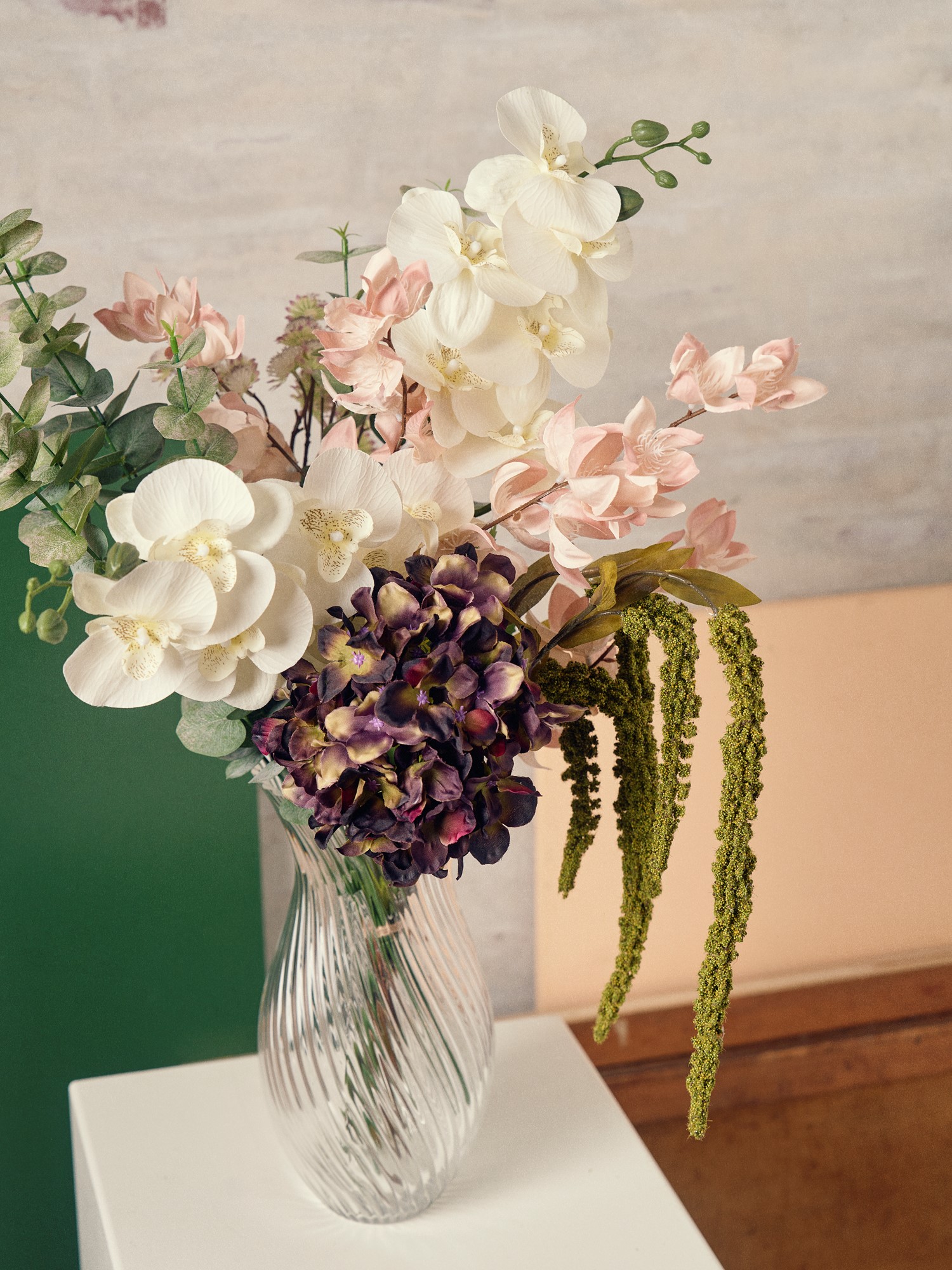 Artificial eucalyptus branch 62 cm.