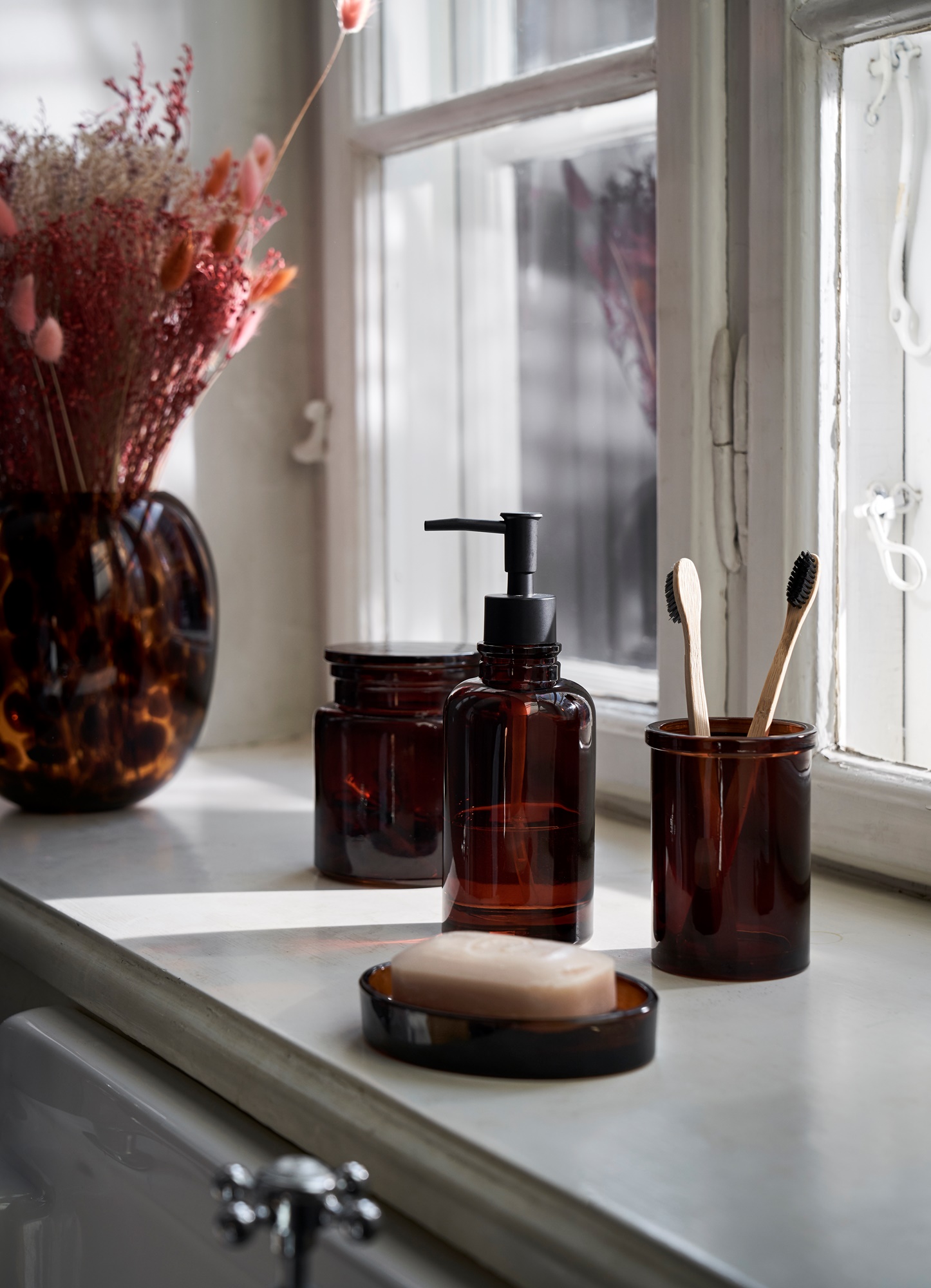 Soap dispenser Glass. 20.5 x 7 cm.