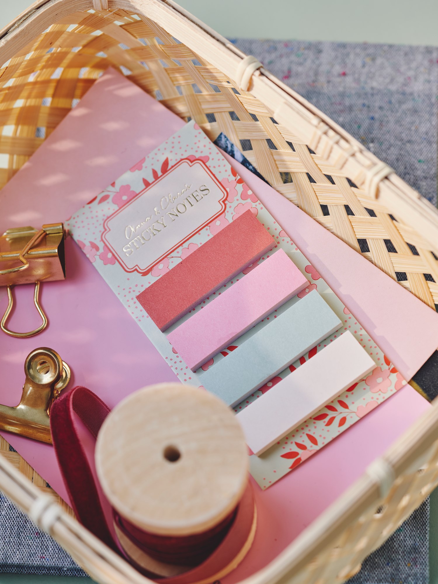 Sticky notes Paper. 1.5 x 5 cm.