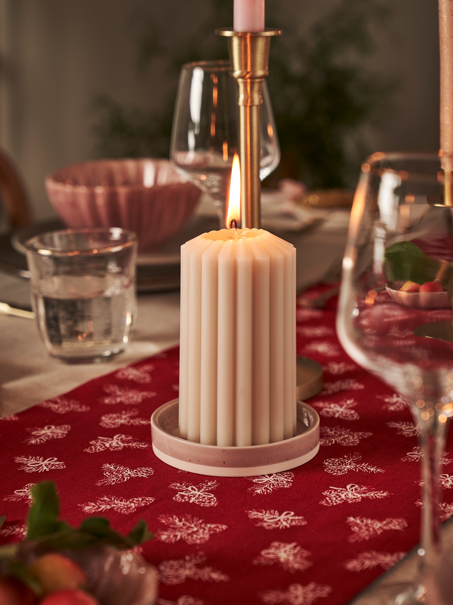 Pillar candle Paraffin/stearin/cotton. Ø7 x 13 cm.