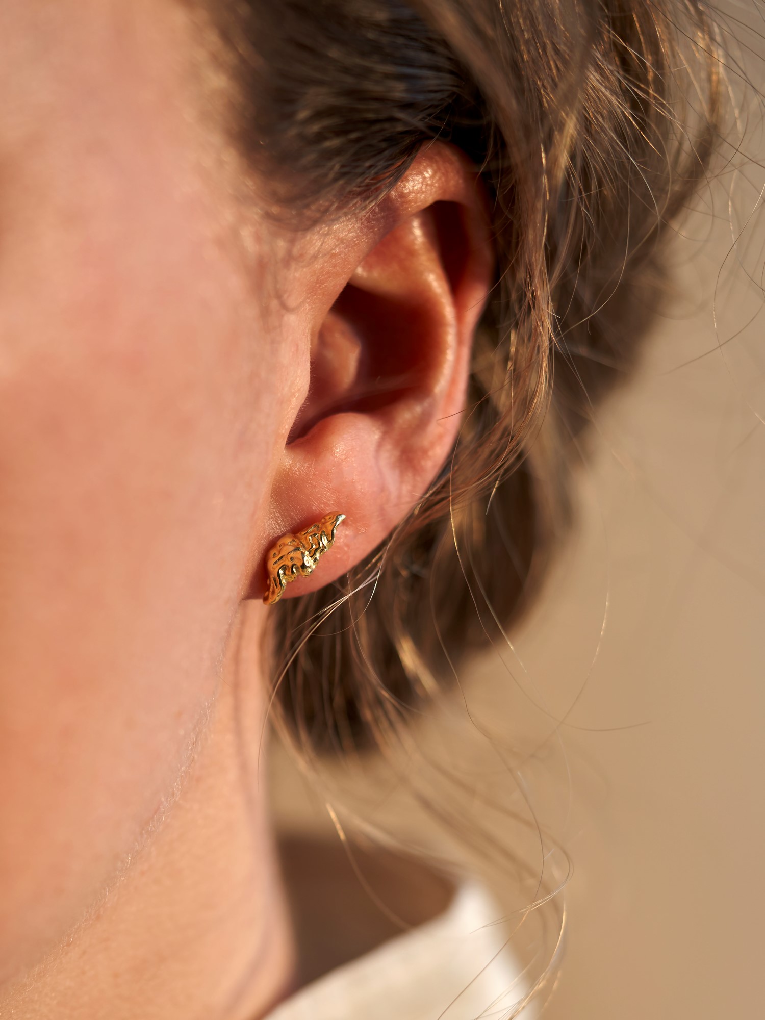 Anna and Clara's anniversary ear studs 925 sterling silver/18k gold-plated. 12mm.