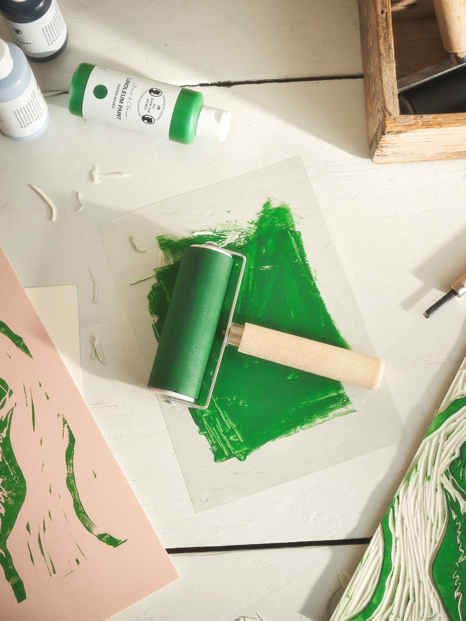 Paint roller for linocut Thermoplastic rubber/poplar wood. 10 cm.