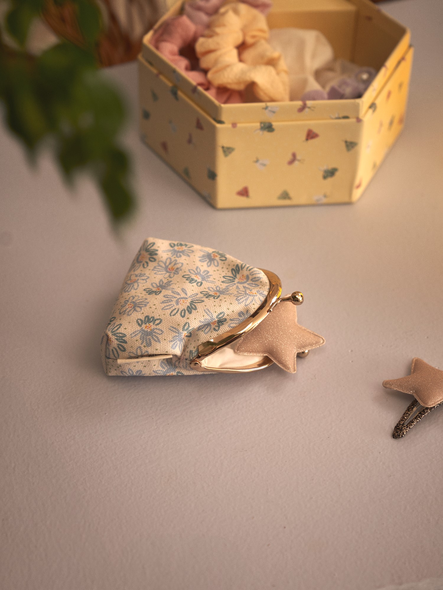 Coin purse 11.5 x 10 cm.