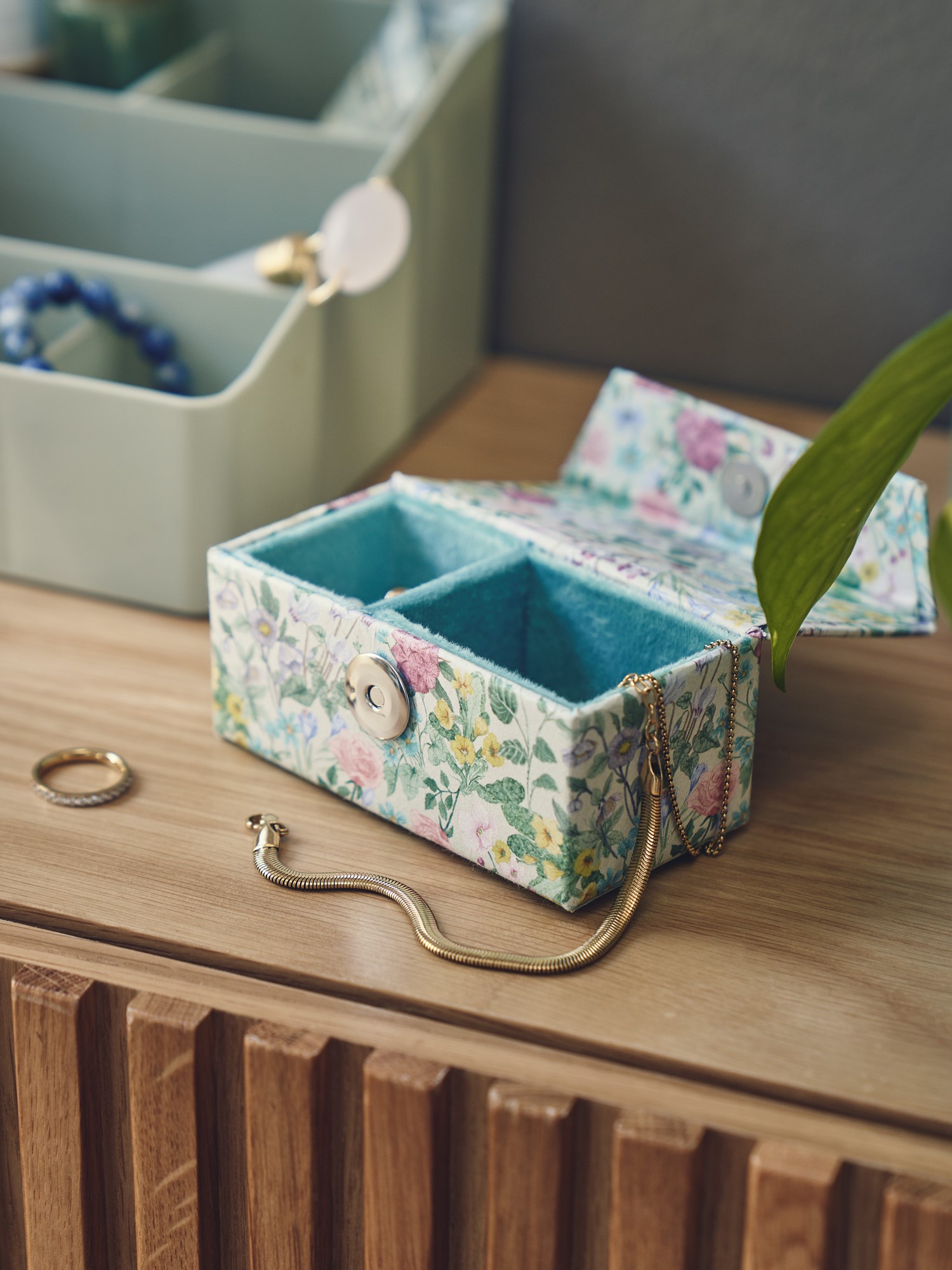 Jewellery box Paper. 10 x 5 x 4.5 cm.