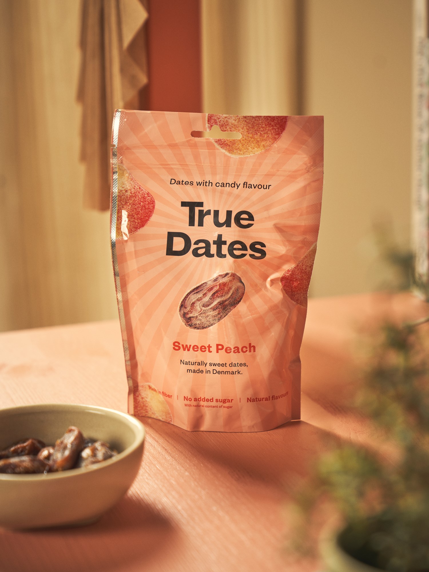 True Dates Sweet Peach Dates. 100 g.